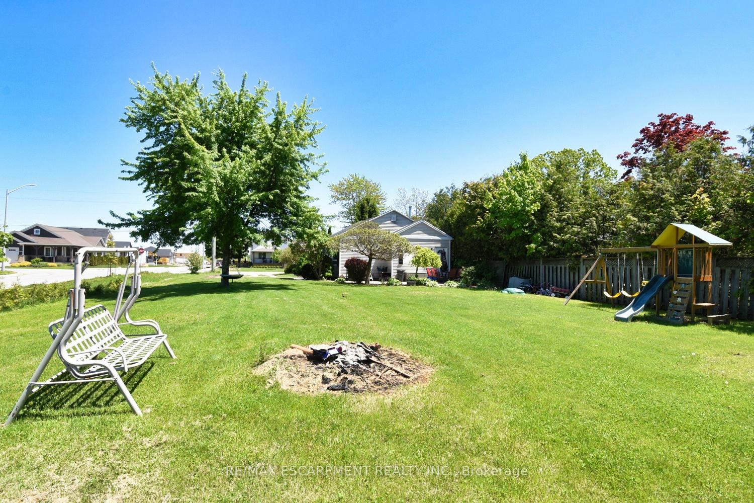 Photo 32 of 3674 Campden Road, Lincoln, Lincoln Lake — HOMEH