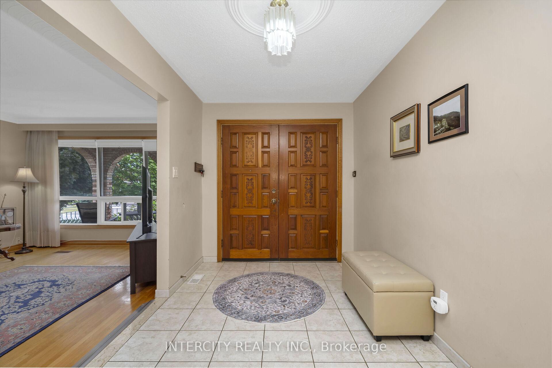 Photo 11 of 153 Jeanne Drive, Vaughan, East Woodbridge — HOMEH