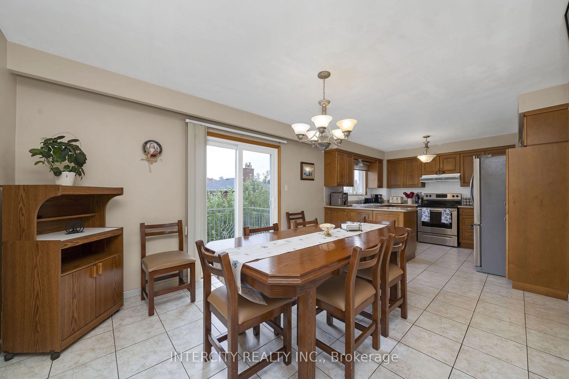 Photo 9 of 153 Jeanne Drive, Vaughan, East Woodbridge — HOMEH