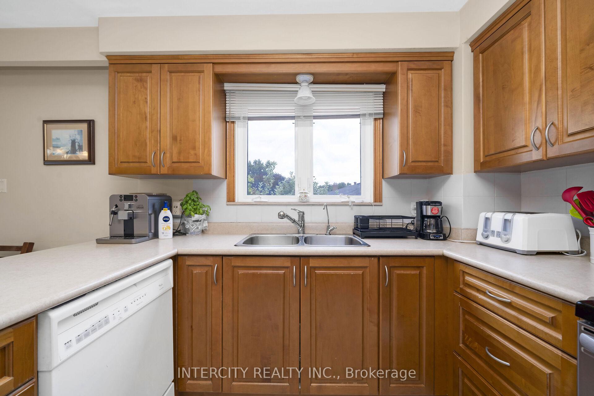 Photo 14 of 153 Jeanne Drive, Vaughan, East Woodbridge — HOMEH