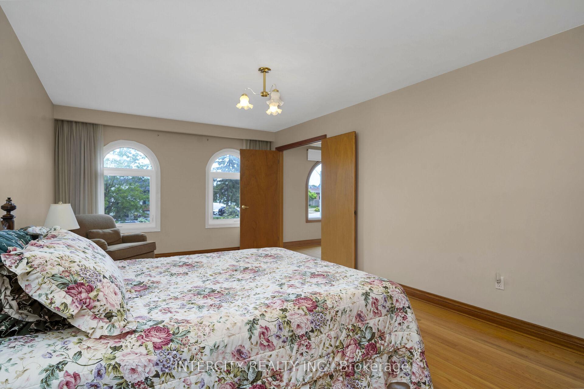Photo 16 of 153 Jeanne Drive, Vaughan, East Woodbridge — HOMEH