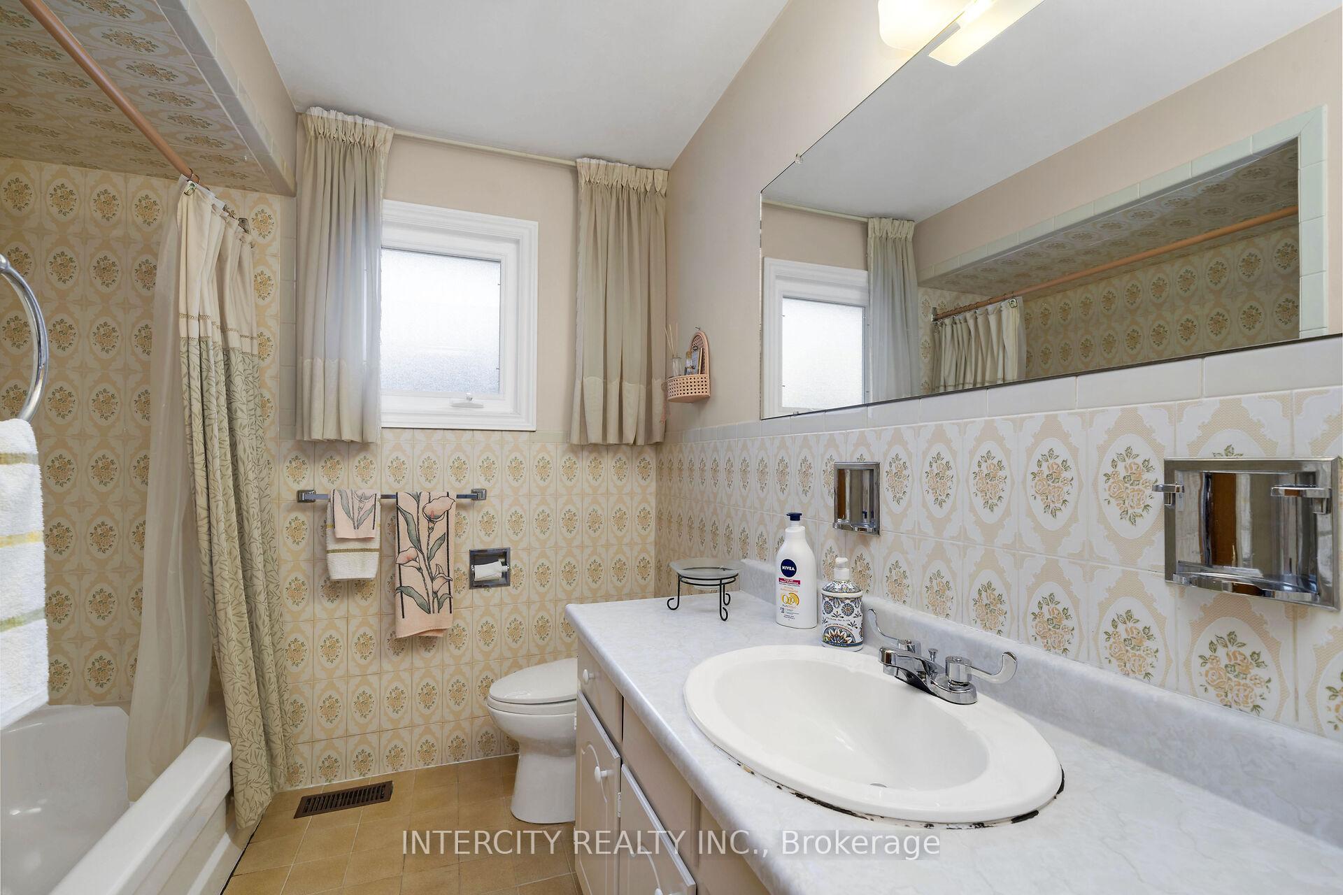 Photo 26 of 153 Jeanne Drive, Vaughan, East Woodbridge — HOMEH