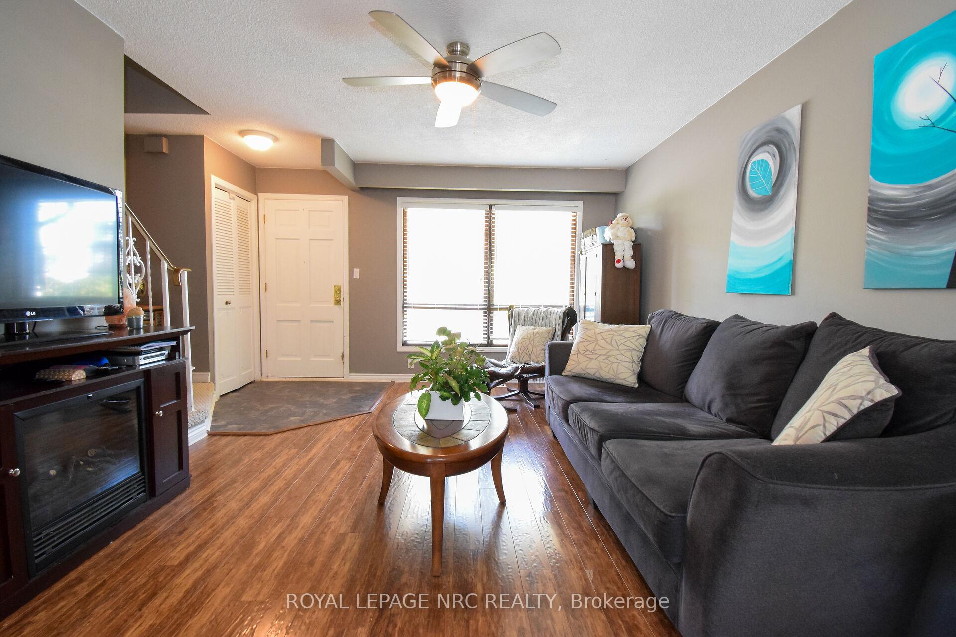 Photo 4 of 23 Greystone Crescent, St. Catharines, Lakeport — HOMEH