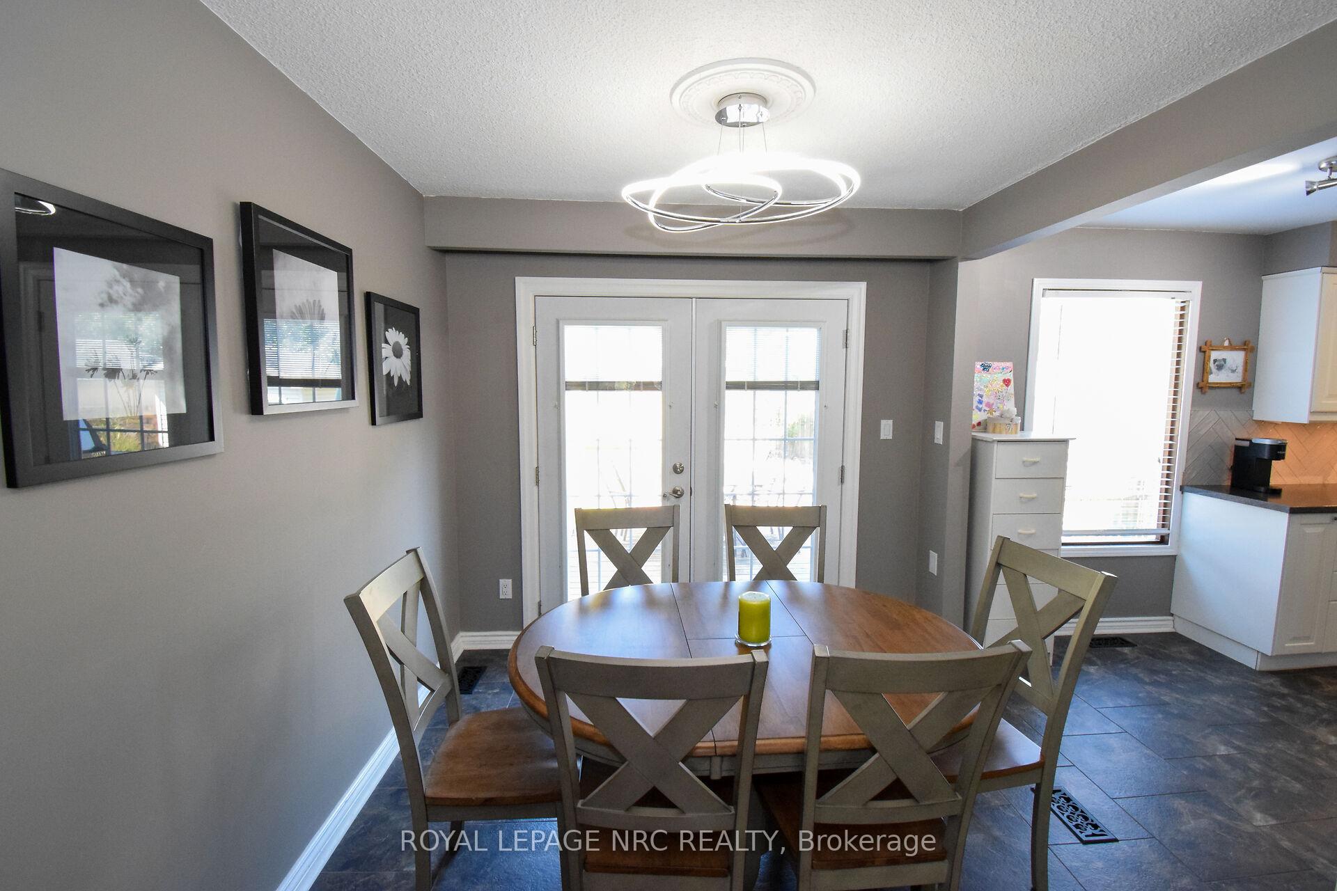 Photo 9 of 23 Greystone Crescent, St. Catharines, Lakeport — HOMEH