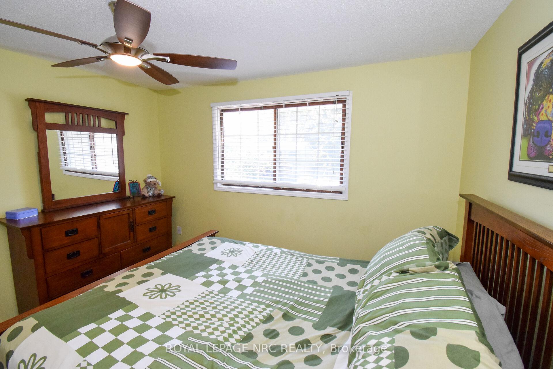 Photo 24 of 23 Greystone Crescent, St. Catharines, Lakeport — HOMEH