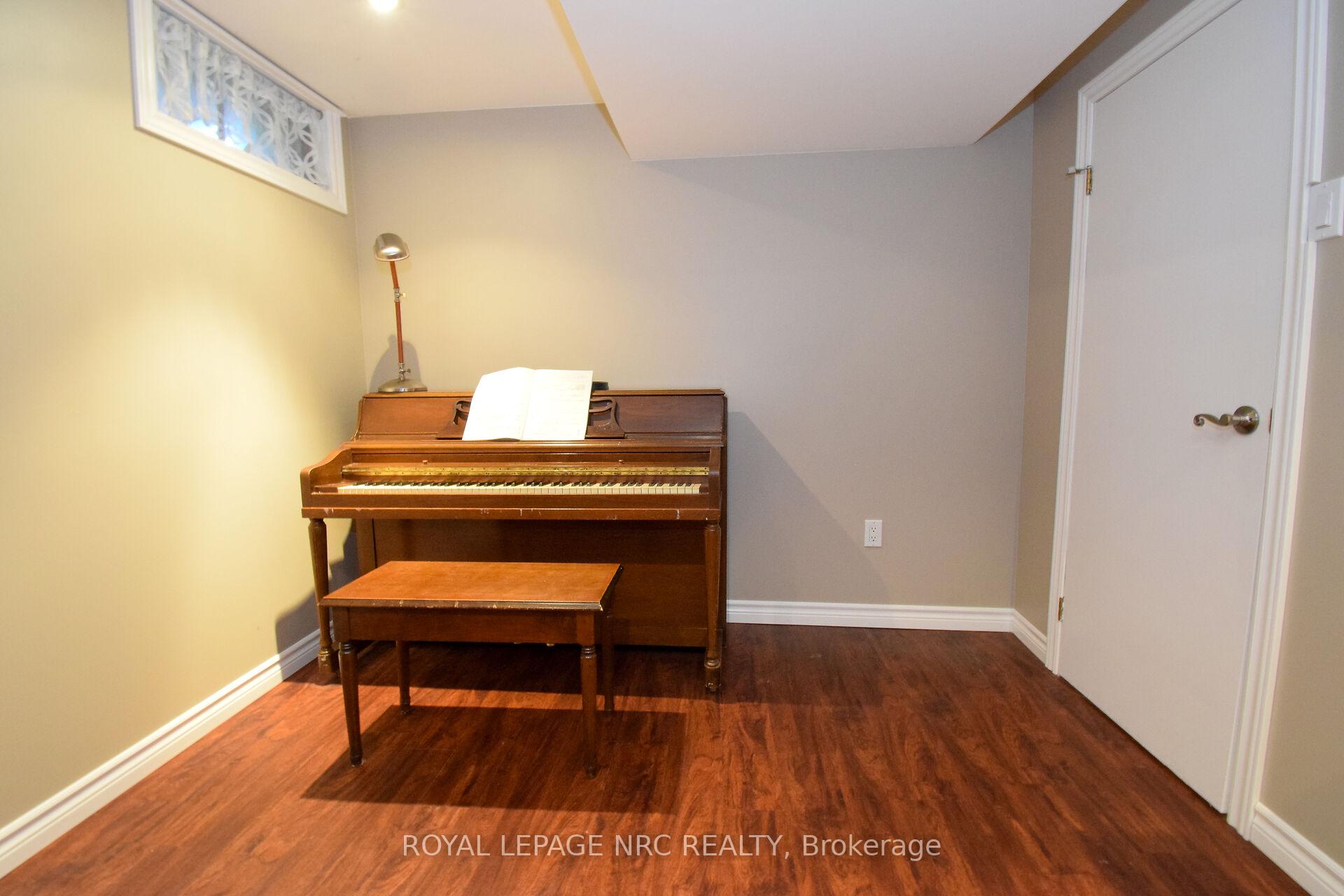 Photo 31 of 23 Greystone Crescent, St. Catharines, Lakeport — HOMEH