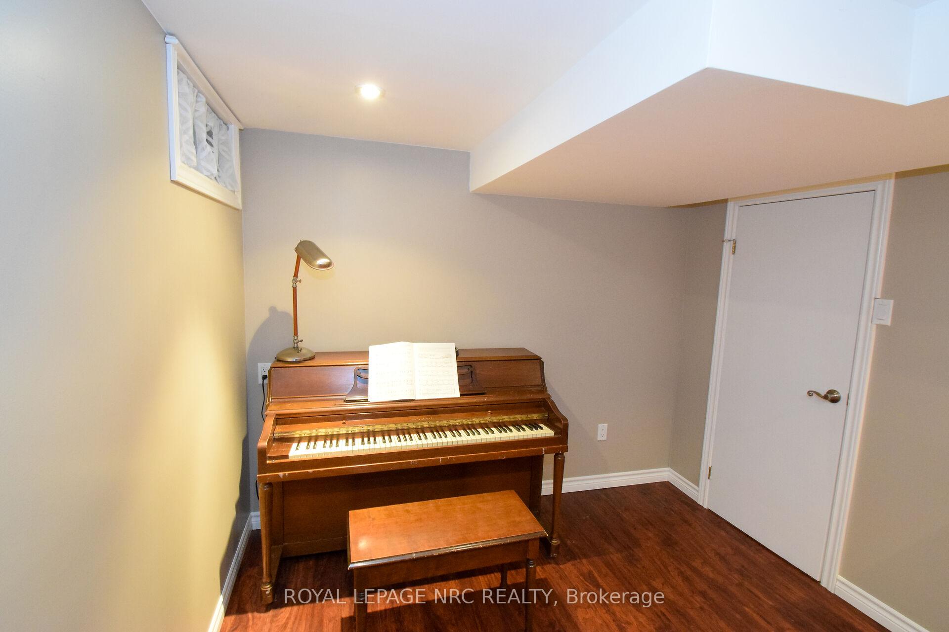 Photo 38 of 23 Greystone Crescent, St. Catharines, Lakeport — HOMEH