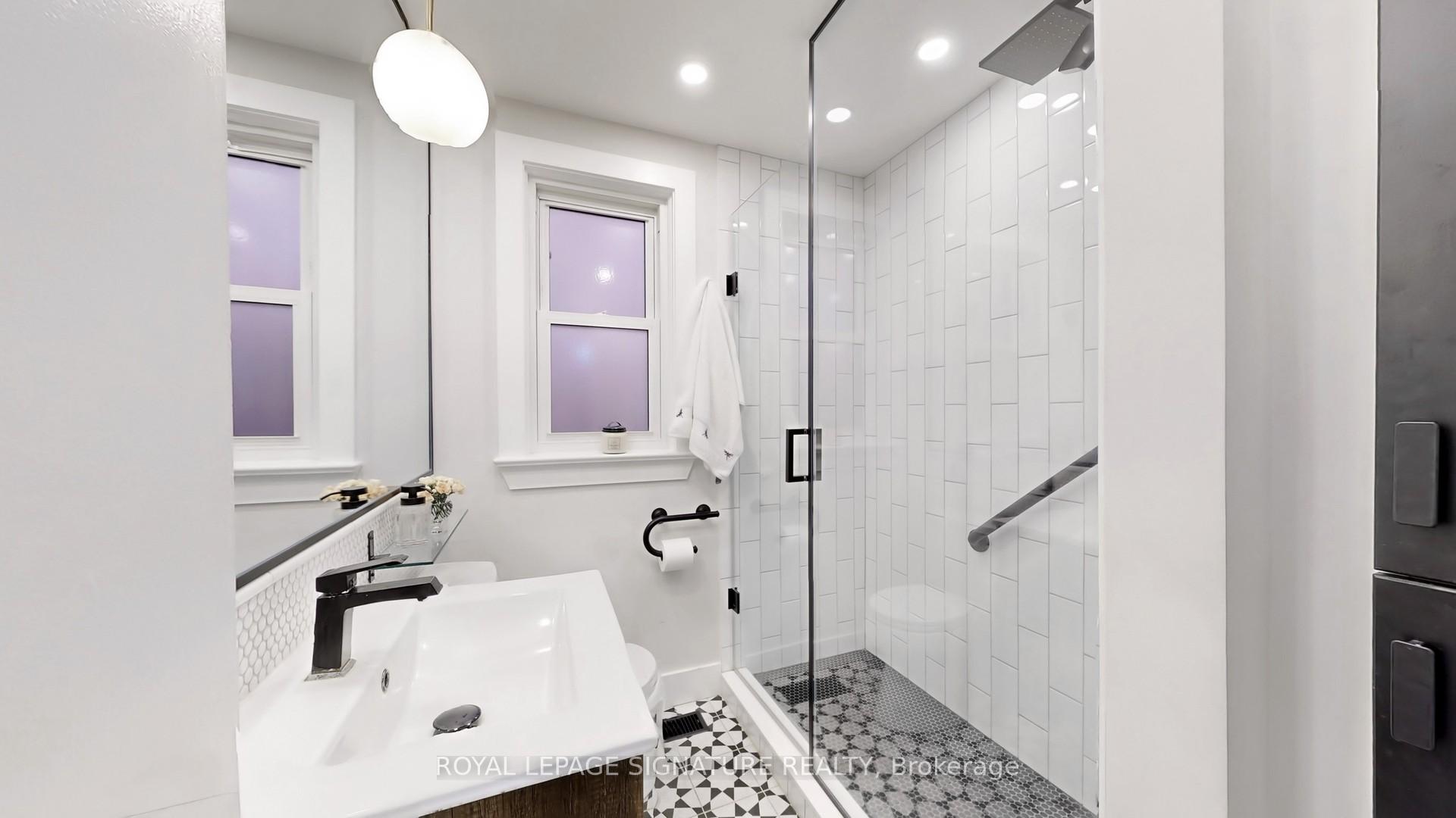Photo 5 of 45 Spruce Street, Aurora, Aurora Village — HOMEH
