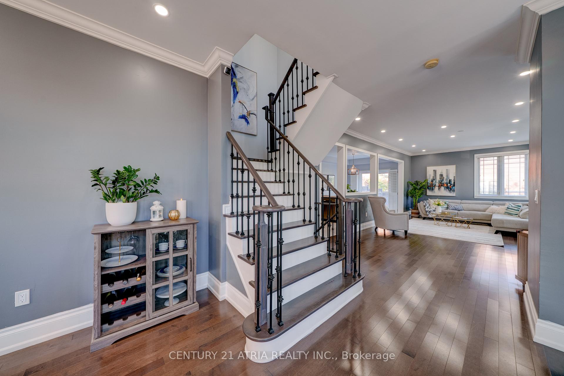 Photo 2 of 66 Daniel Reaman Crescent, Vaughan, Patterson — HOMEH