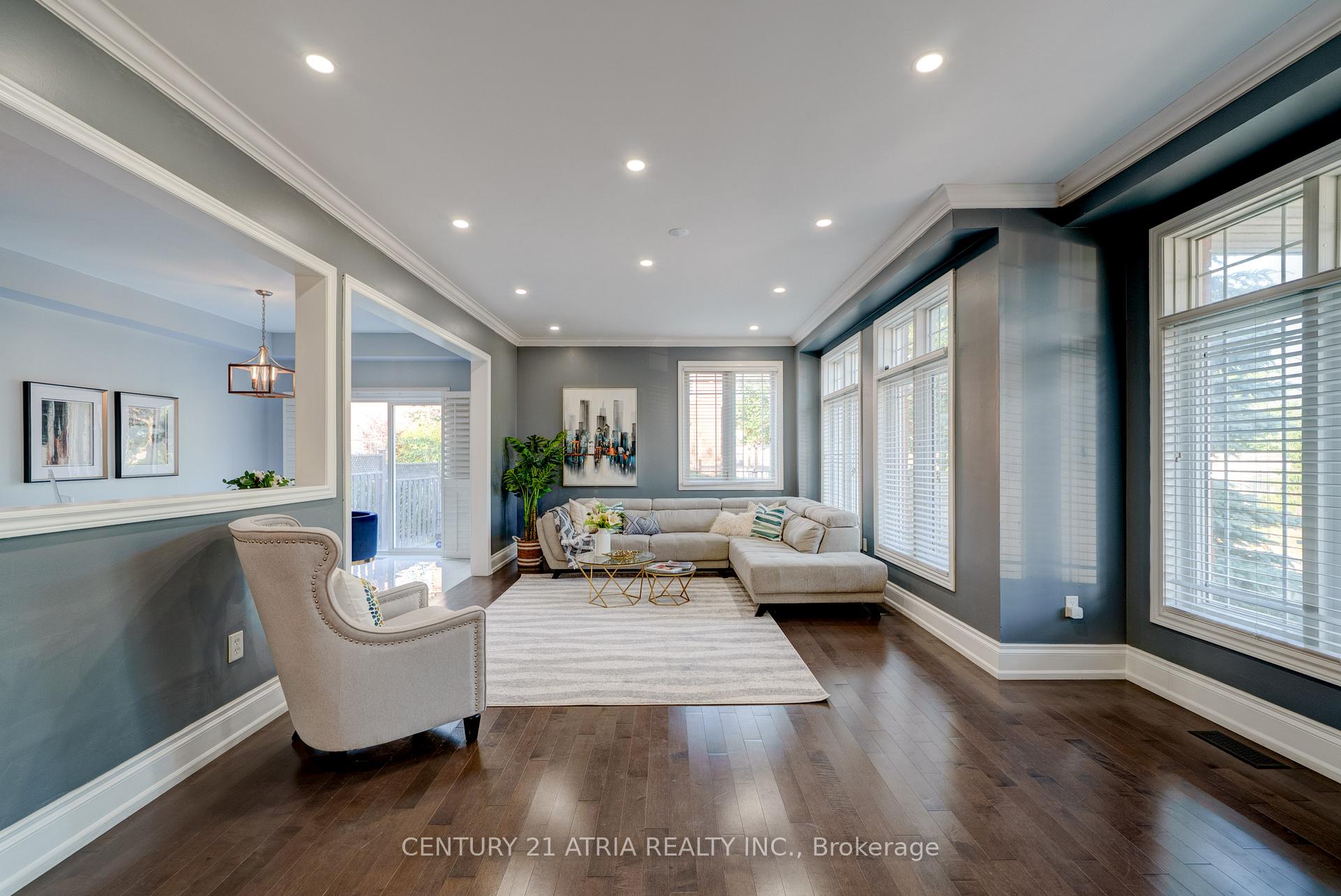Photo 3 of 66 Daniel Reaman Crescent, Vaughan, Patterson — HOMEH