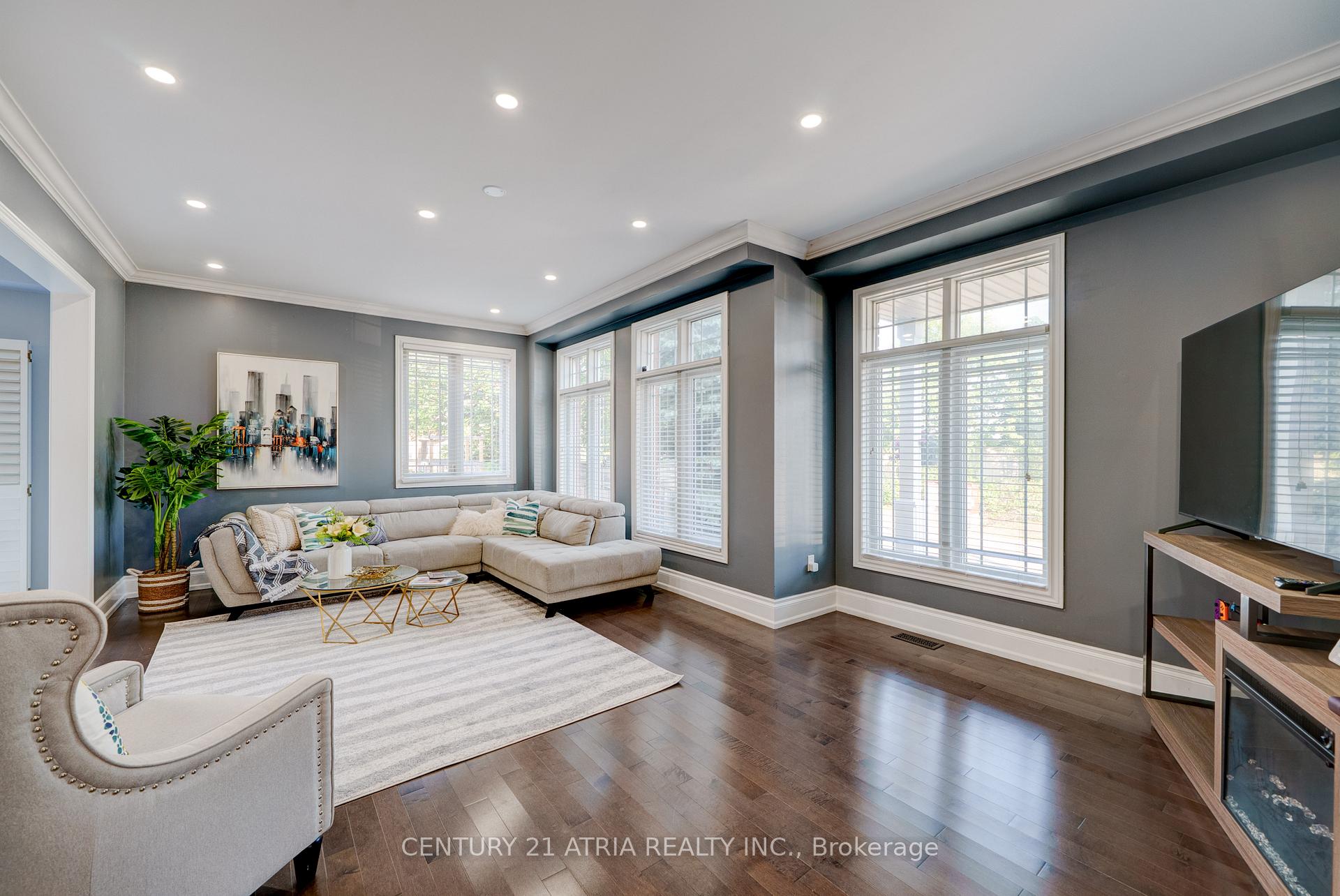 Photo 9 of 66 Daniel Reaman Crescent, Vaughan, Patterson — HOMEH