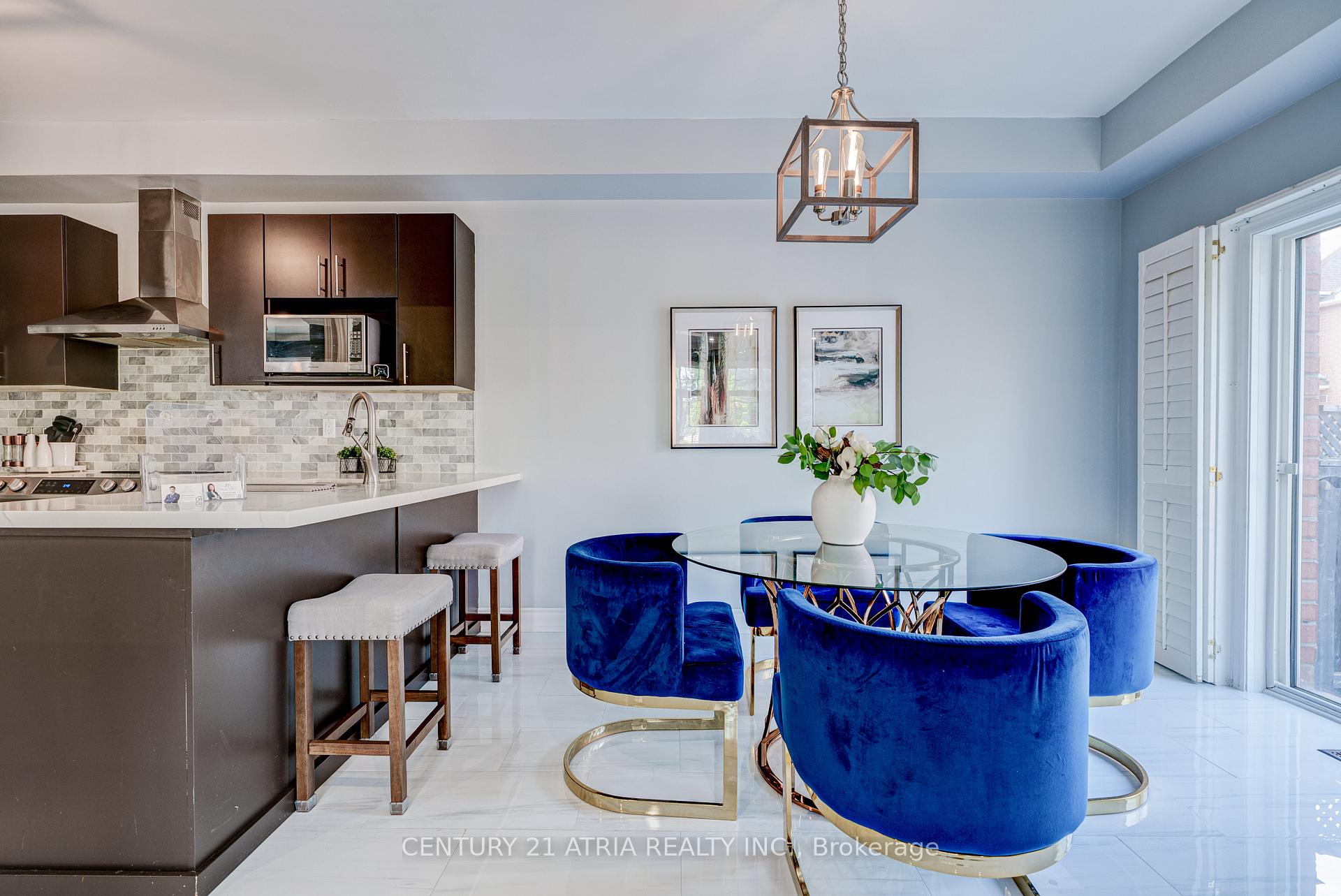 Photo 5 of 66 Daniel Reaman Crescent, Vaughan, Patterson — HOMEH