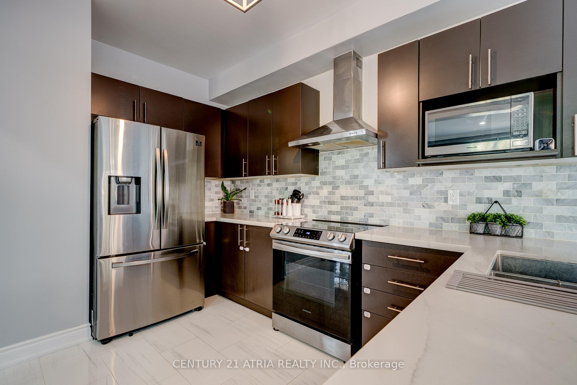 Photo 19 of 66 Daniel Reaman Crescent, Vaughan, Patterson — HOMEH