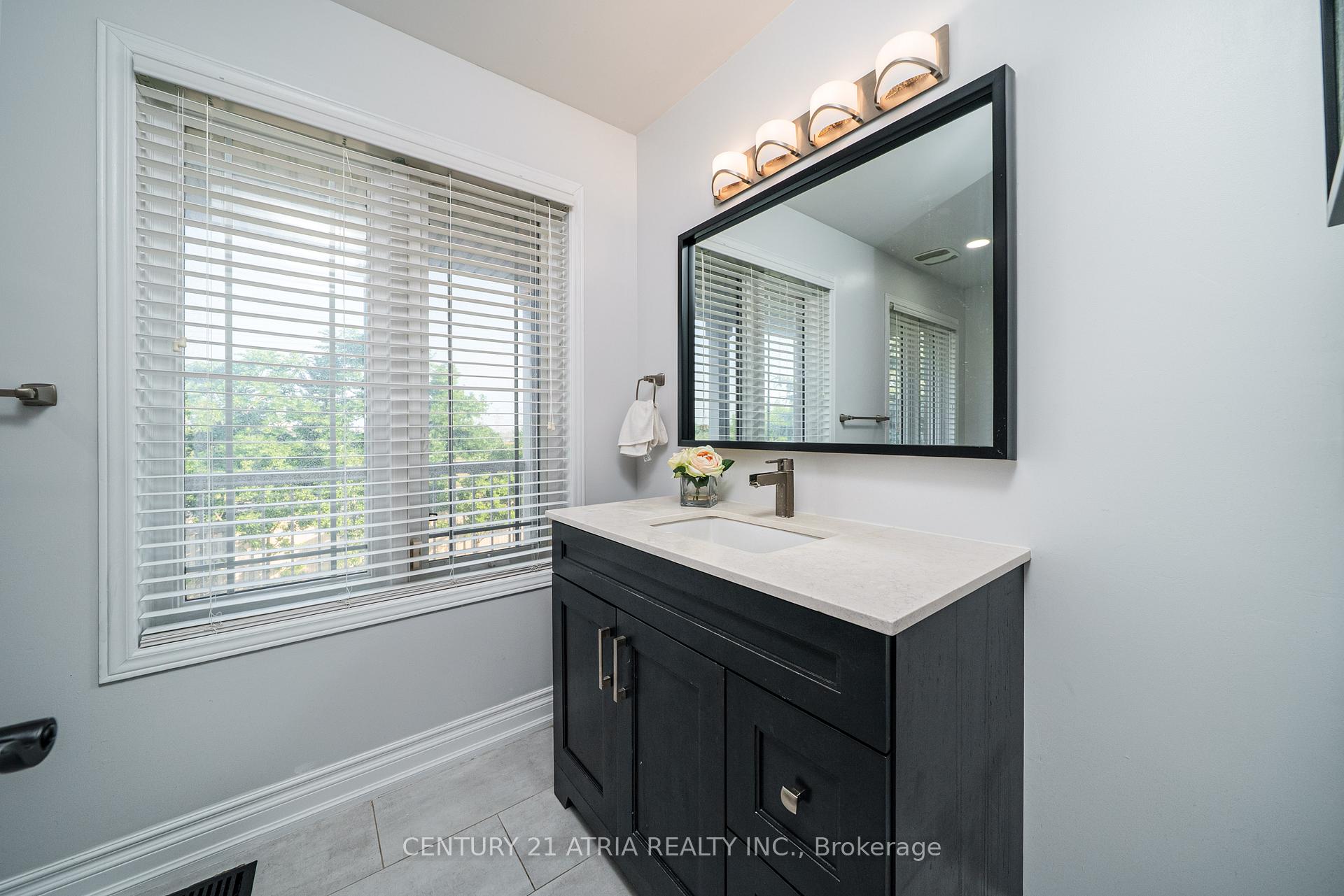 Photo 10 of 66 Daniel Reaman Crescent, Vaughan, Patterson — HOMEH