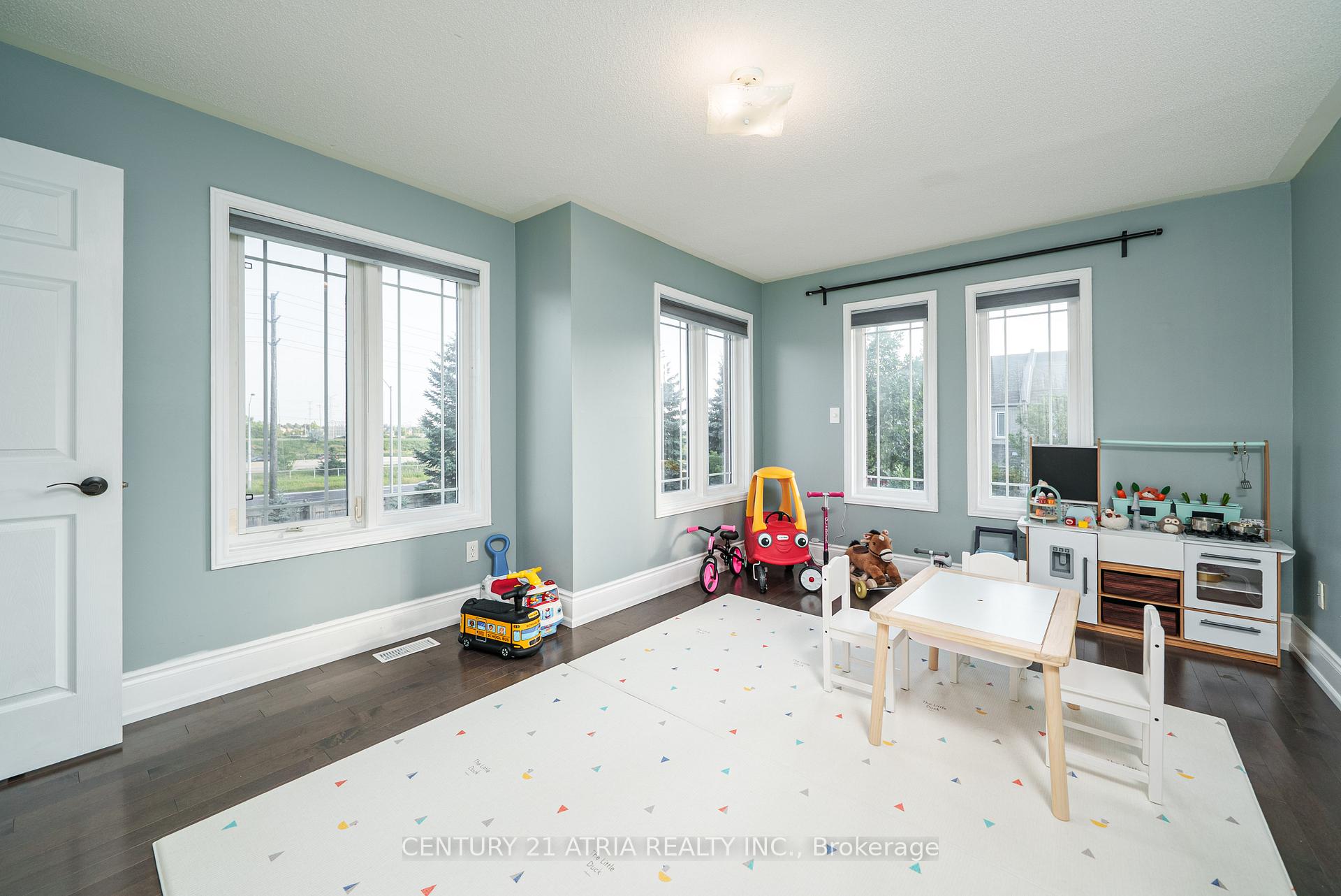 Photo 14 of 66 Daniel Reaman Crescent, Vaughan, Patterson — HOMEH