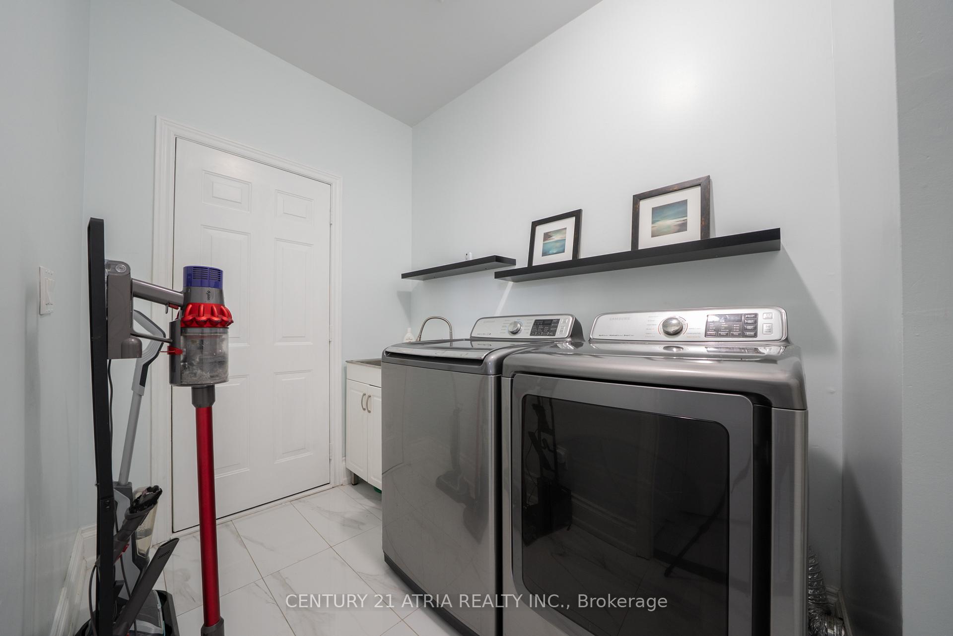Photo 24 of 66 Daniel Reaman Crescent, Vaughan, Patterson — HOMEH