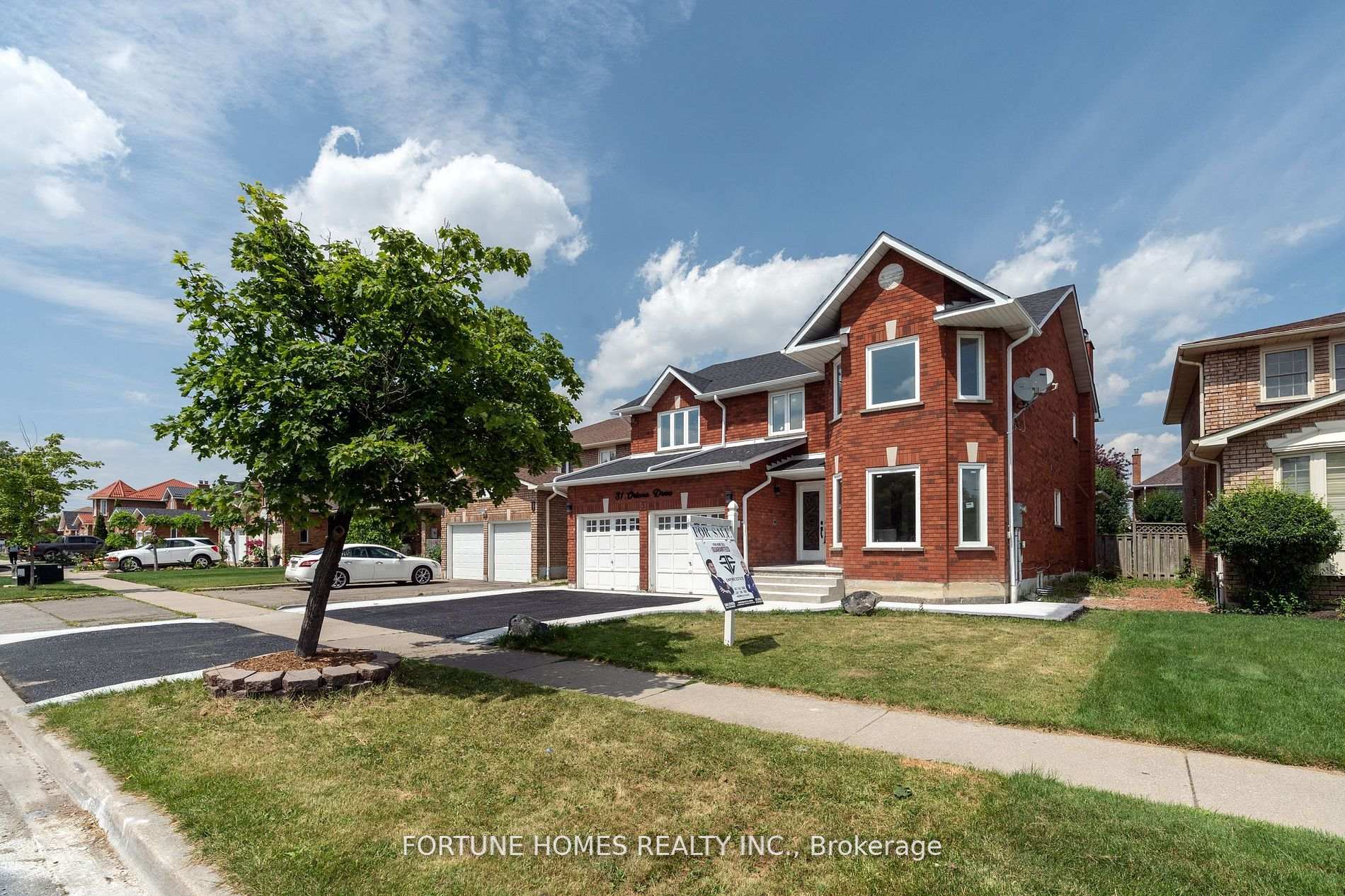 Photo 1 of 31 Ortona Drive, Brampton, Fletcher's Creek South — HOMEH
