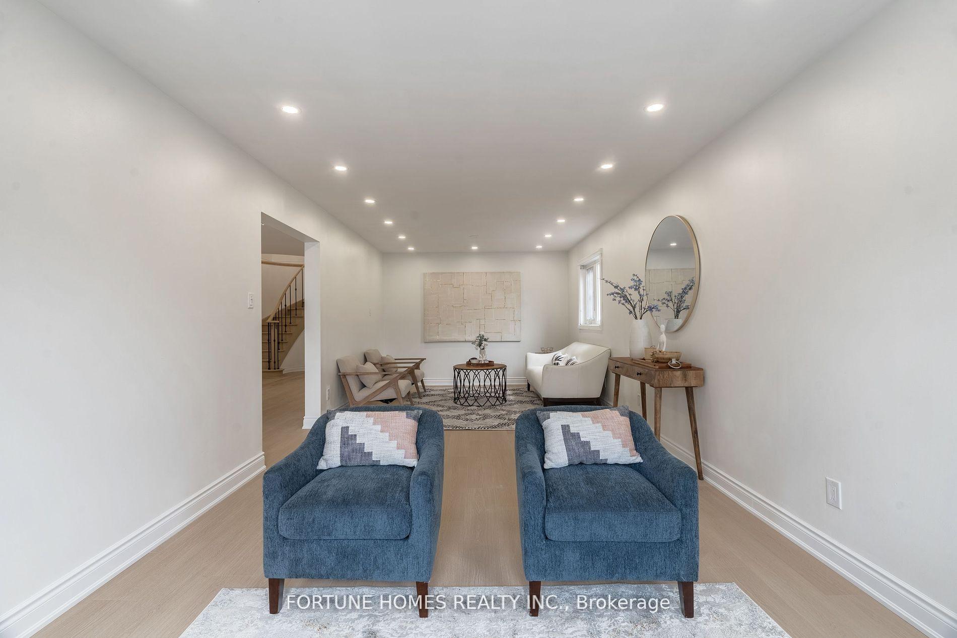 Photo 9 of 31 Ortona Drive, Brampton, Fletcher's Creek South — HOMEH