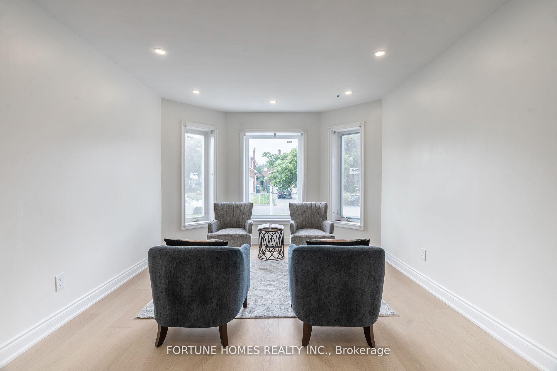 Photo 20 of 31 Ortona Drive, Brampton, Fletcher's Creek South — HOMEH