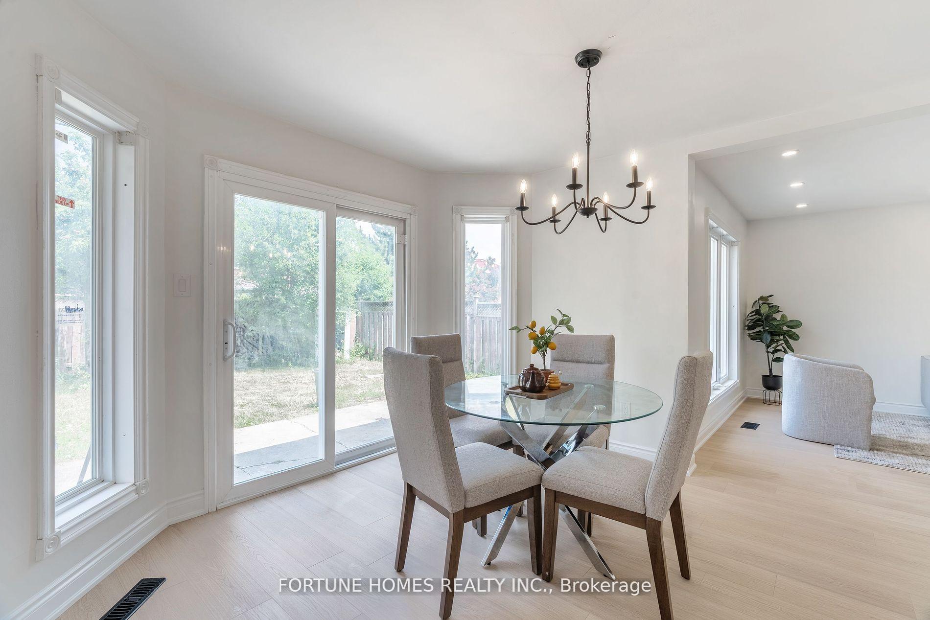 Photo 32 of 31 Ortona Drive, Brampton, Fletcher's Creek South — HOMEH