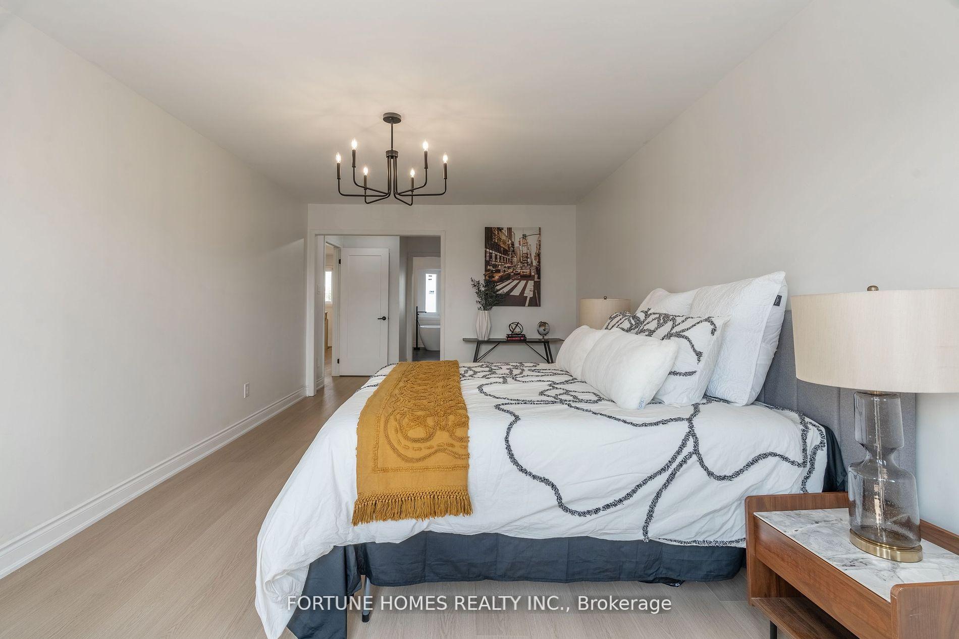 Photo 19 of 31 Ortona Drive, Brampton, Fletcher's Creek South — HOMEH
