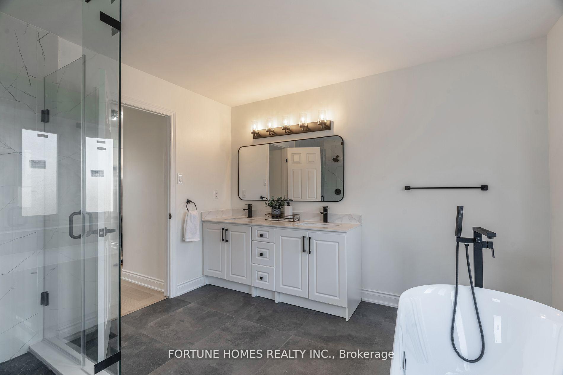 Photo 44 of 31 Ortona Drive, Brampton, Fletcher's Creek South — HOMEH