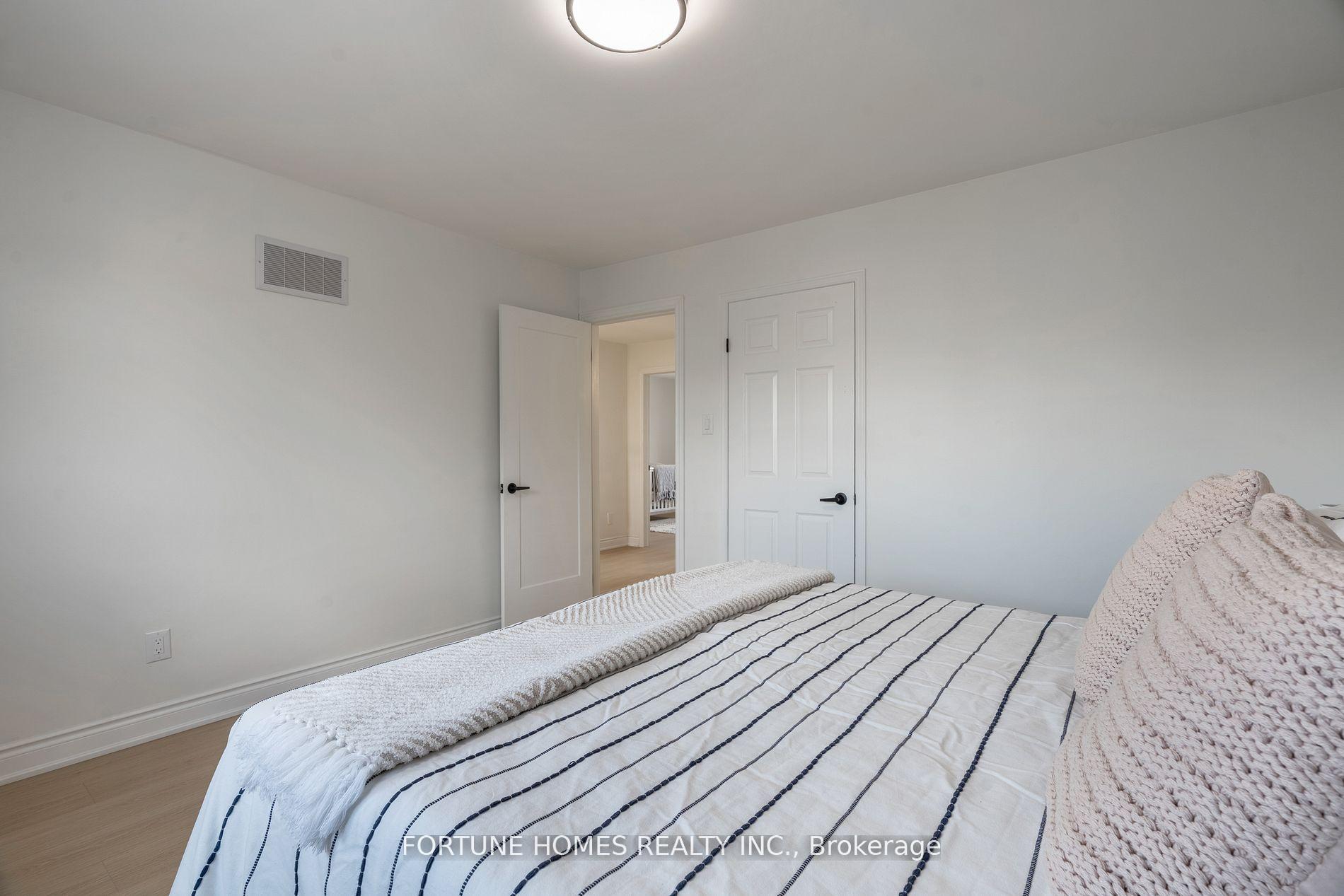 Photo 28 of 31 Ortona Drive, Brampton, Fletcher's Creek South — HOMEH