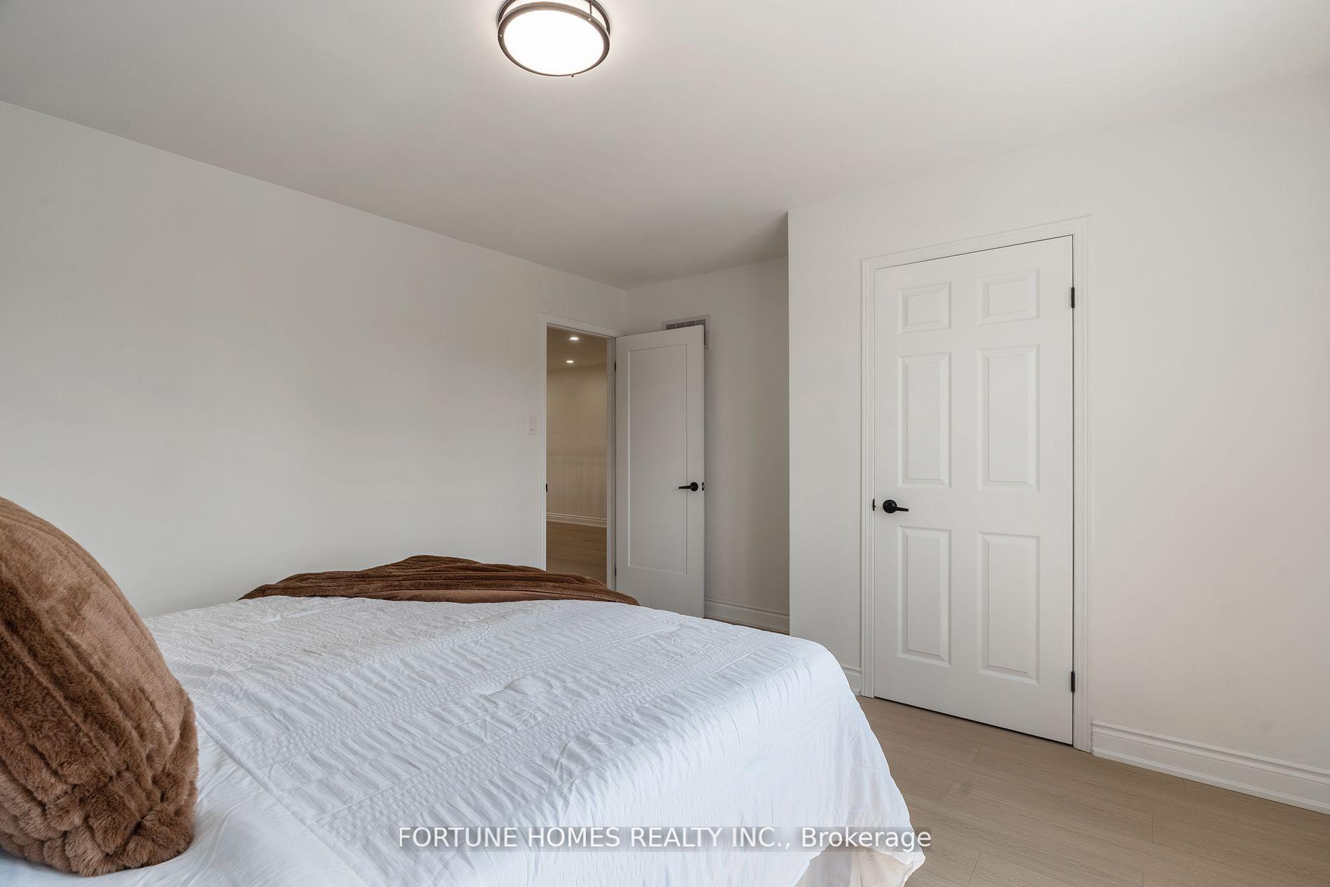 Photo 25 of 31 Ortona Drive, Brampton, Fletcher's Creek South — HOMEH