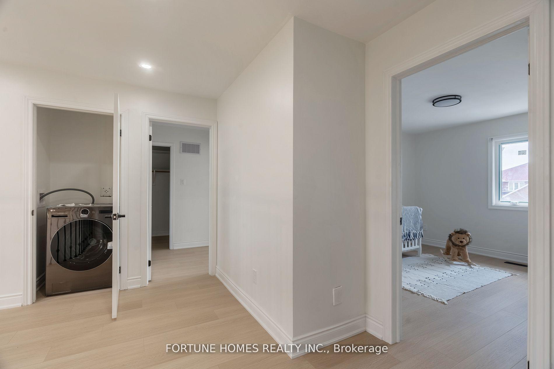 Photo 17 of 31 Ortona Drive, Brampton, Fletcher's Creek South — HOMEH
