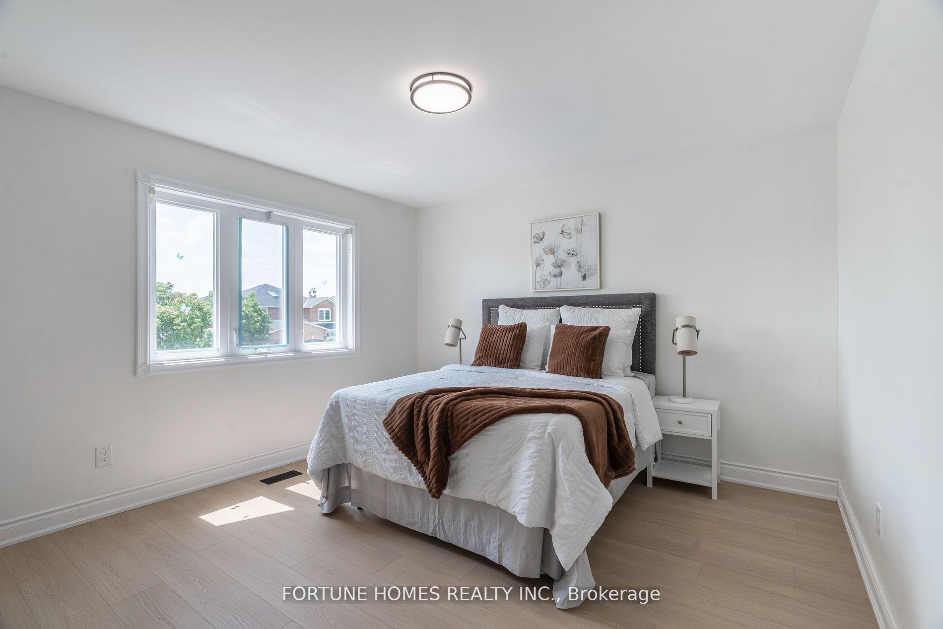 Photo 29 of 31 Ortona Drive, Brampton, Fletcher's Creek South — HOMEH