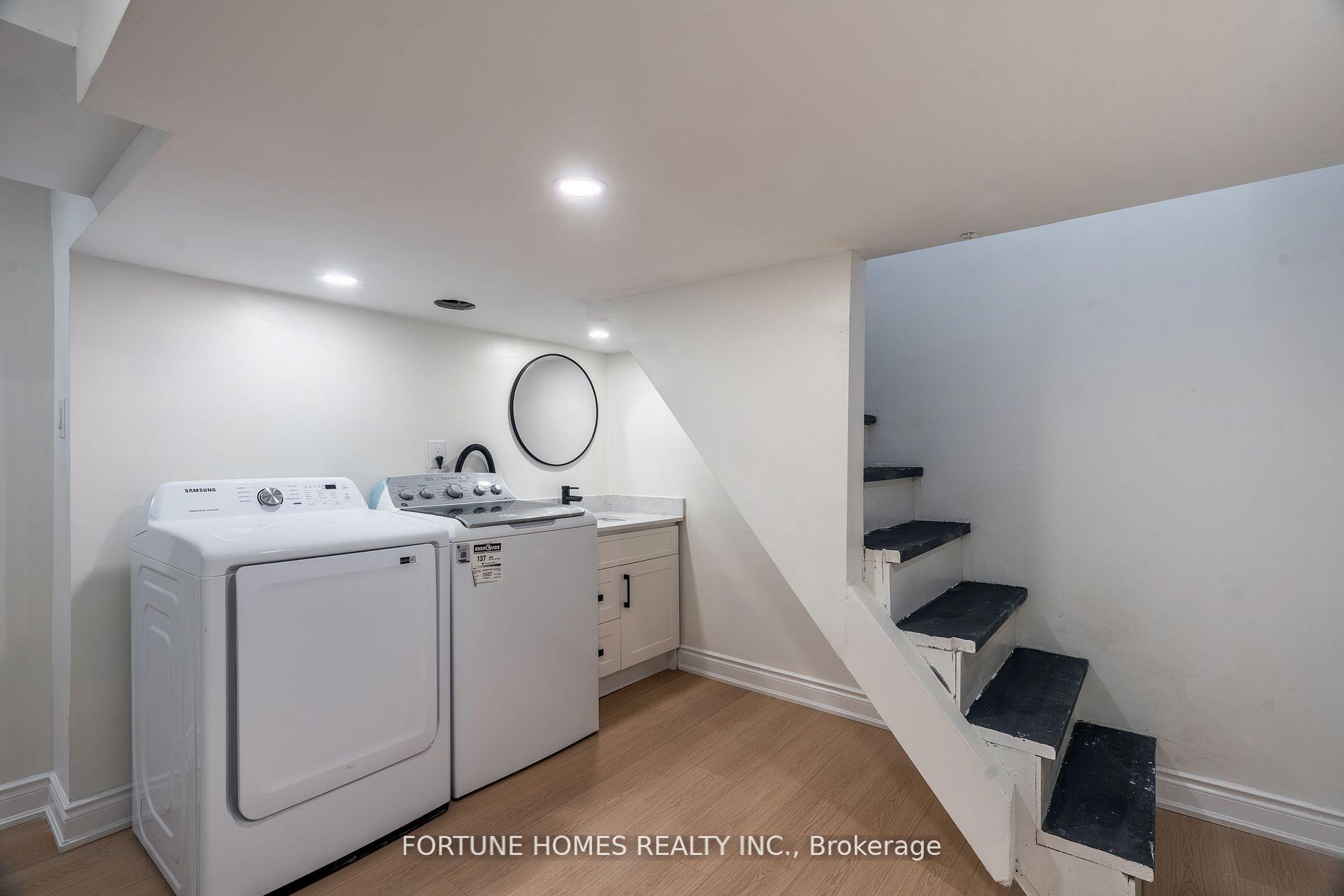 Photo 31 of 31 Ortona Drive, Brampton, Fletcher's Creek South — HOMEH