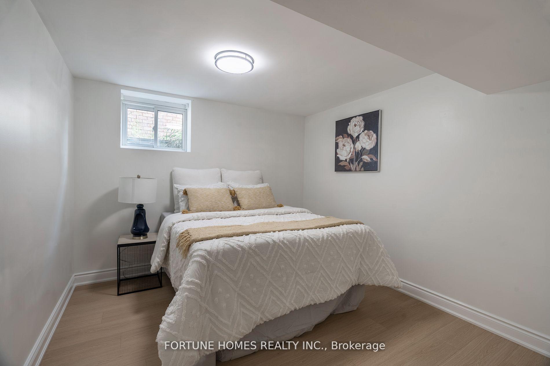 Photo 34 of 31 Ortona Drive, Brampton, Fletcher's Creek South — HOMEH