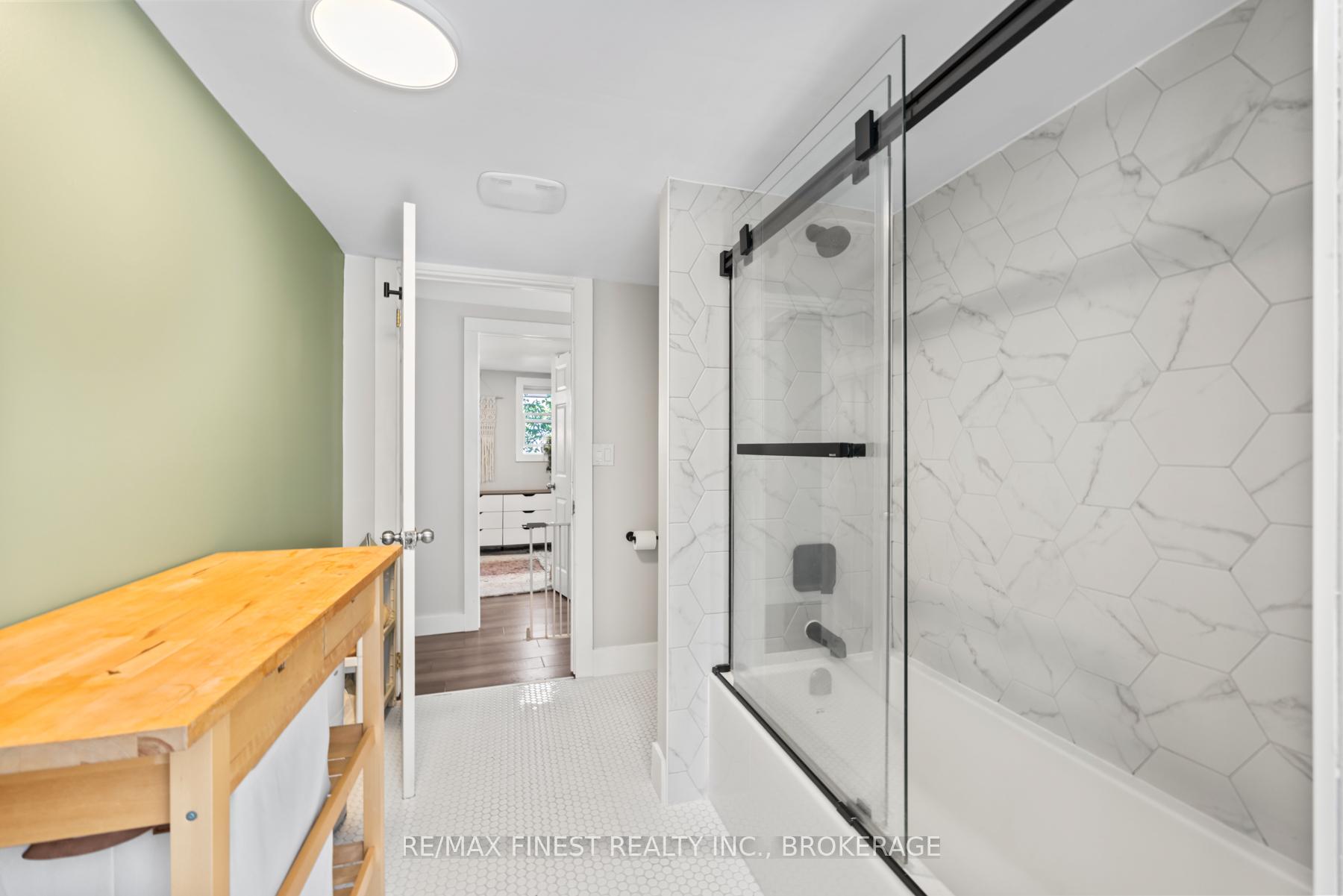 Photo 23 of 6 Redan Street, Kingston, East of Sir John A. Blvd — HOMEH