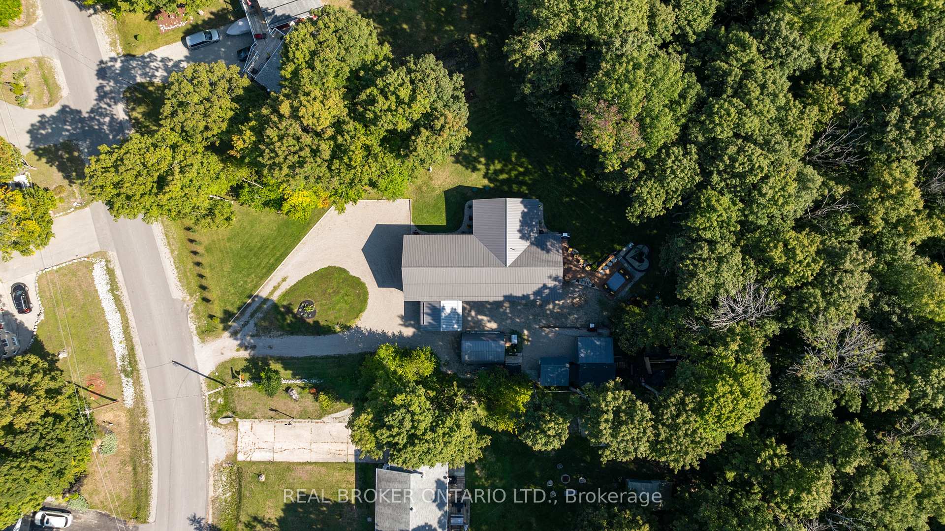 Photo 4 of 122 Timcourt Drive, Tiny, Rural Tiny — HOMEH