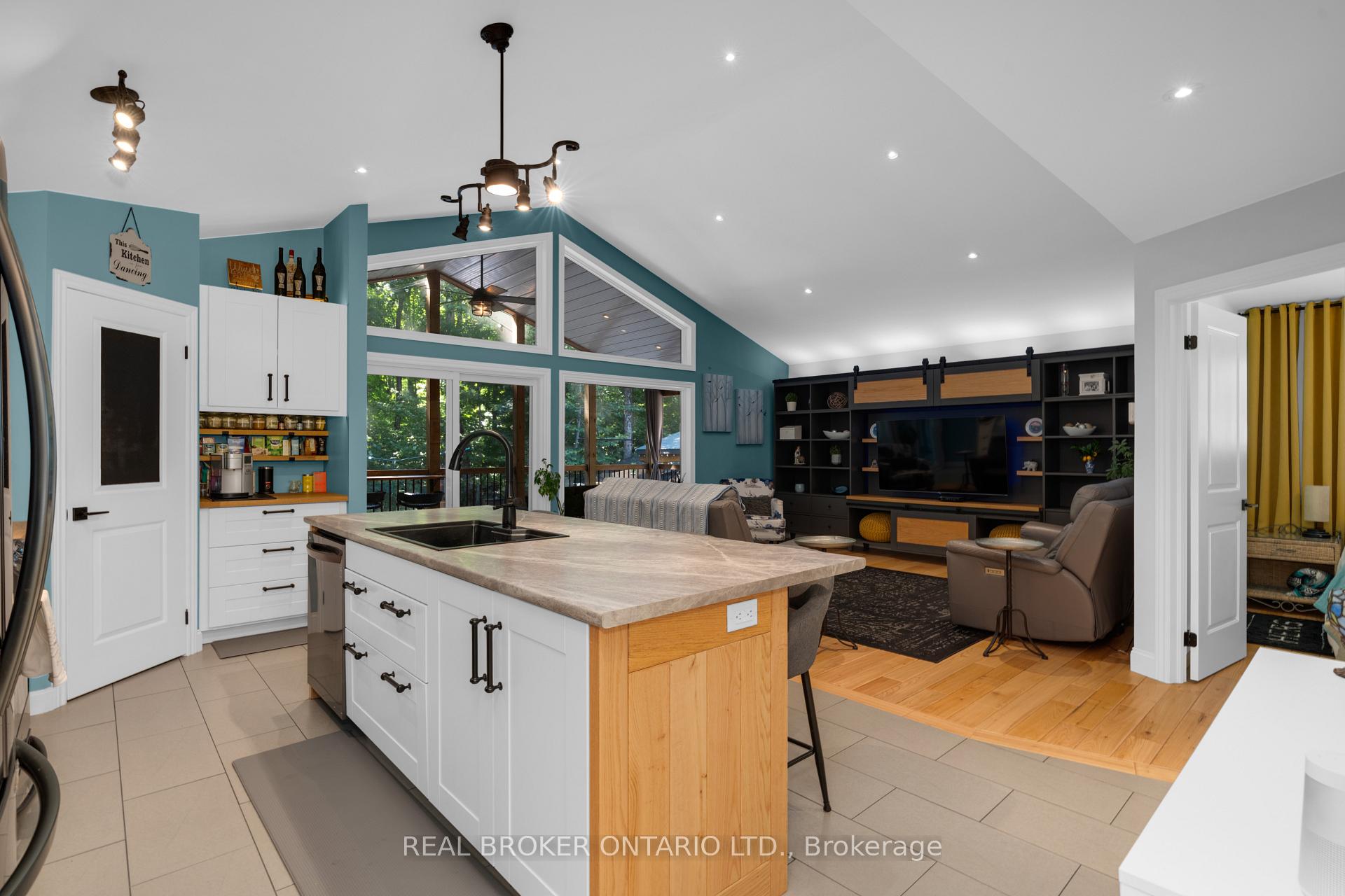 Photo 20 of 122 Timcourt Drive, Tiny, Rural Tiny — HOMEH