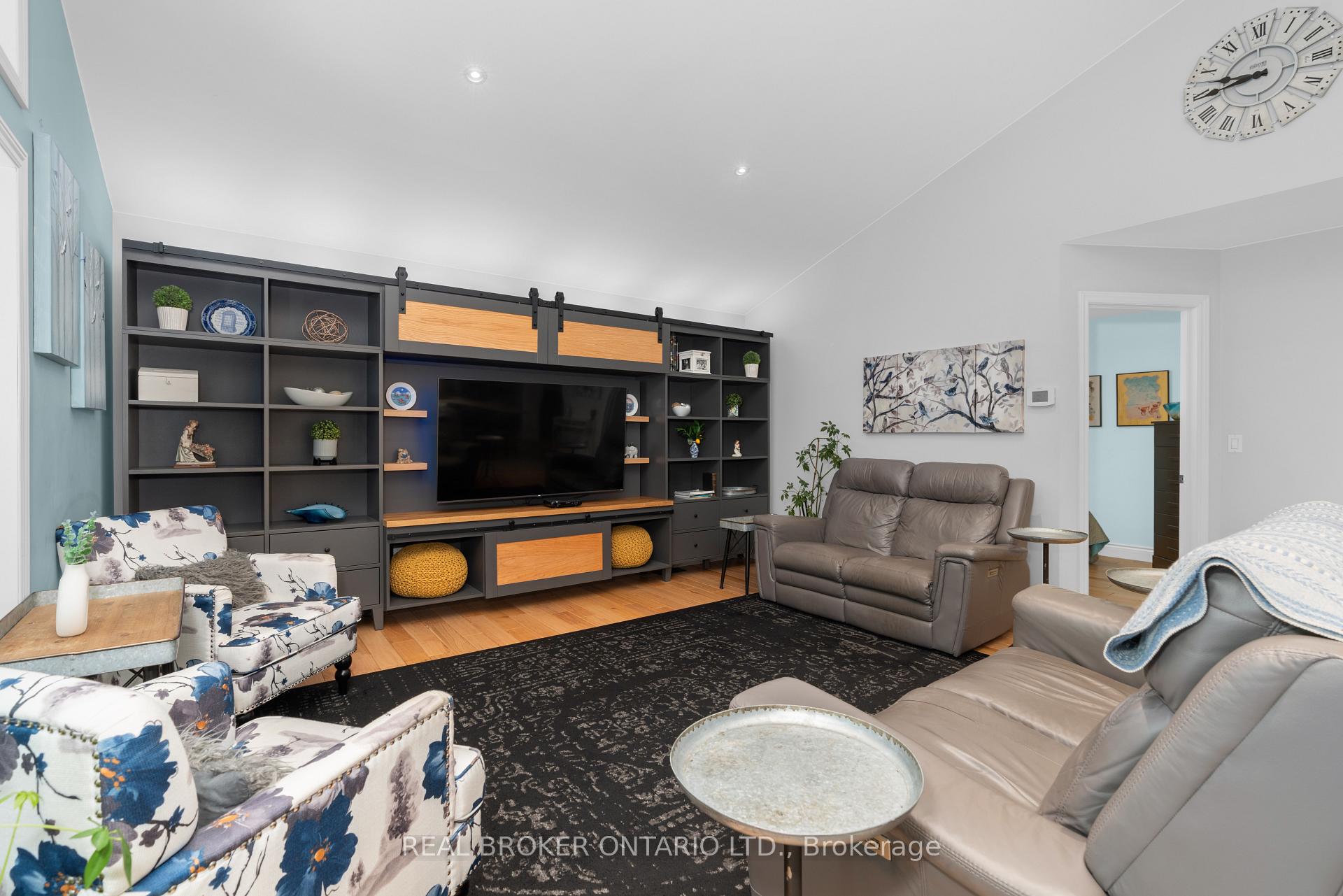 Photo 16 of 122 Timcourt Drive, Tiny, Rural Tiny — HOMEH