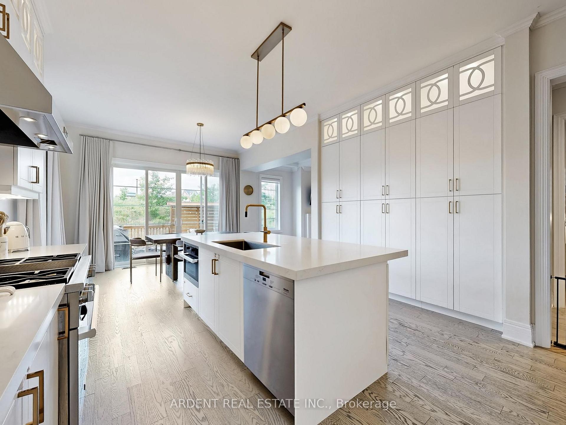 Photo 6 of 95 Foley Crescent, Vaughan, Patterson — HOMEH