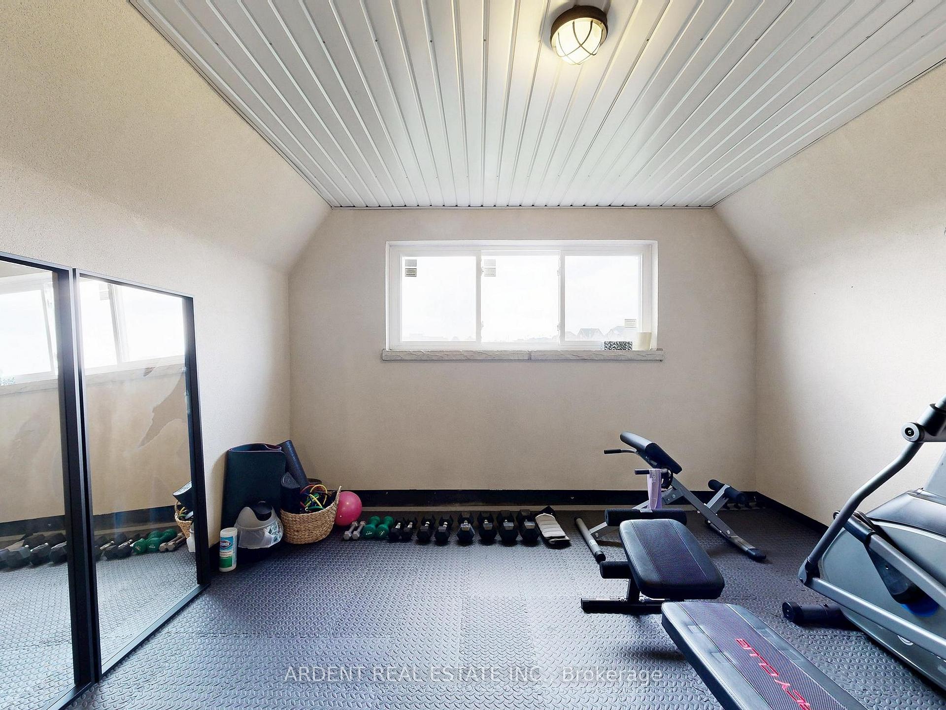 Photo 37 of 95 Foley Crescent, Vaughan, Patterson — HOMEH