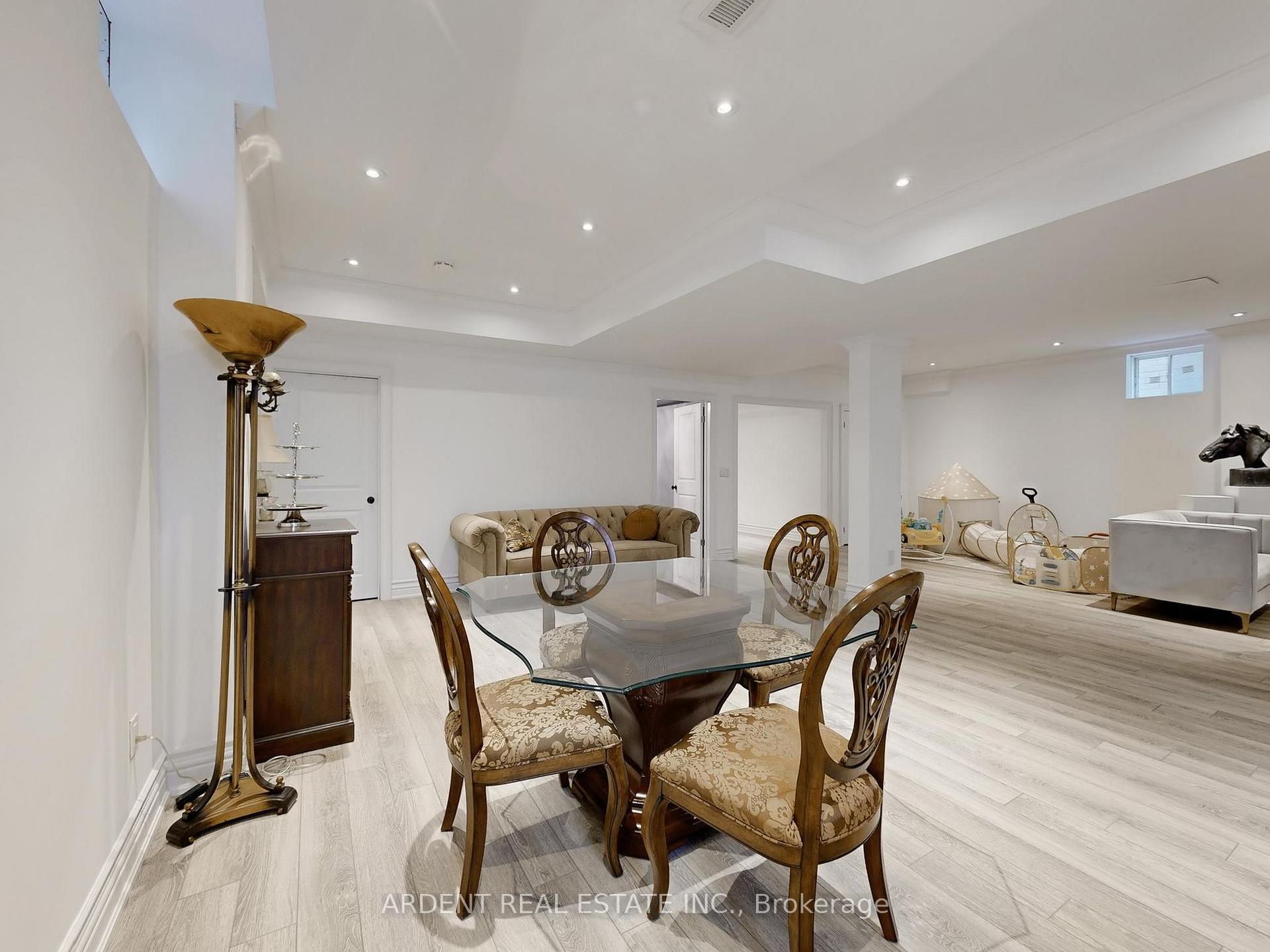 Photo 33 of 95 Foley Crescent, Vaughan, Patterson — HOMEH
