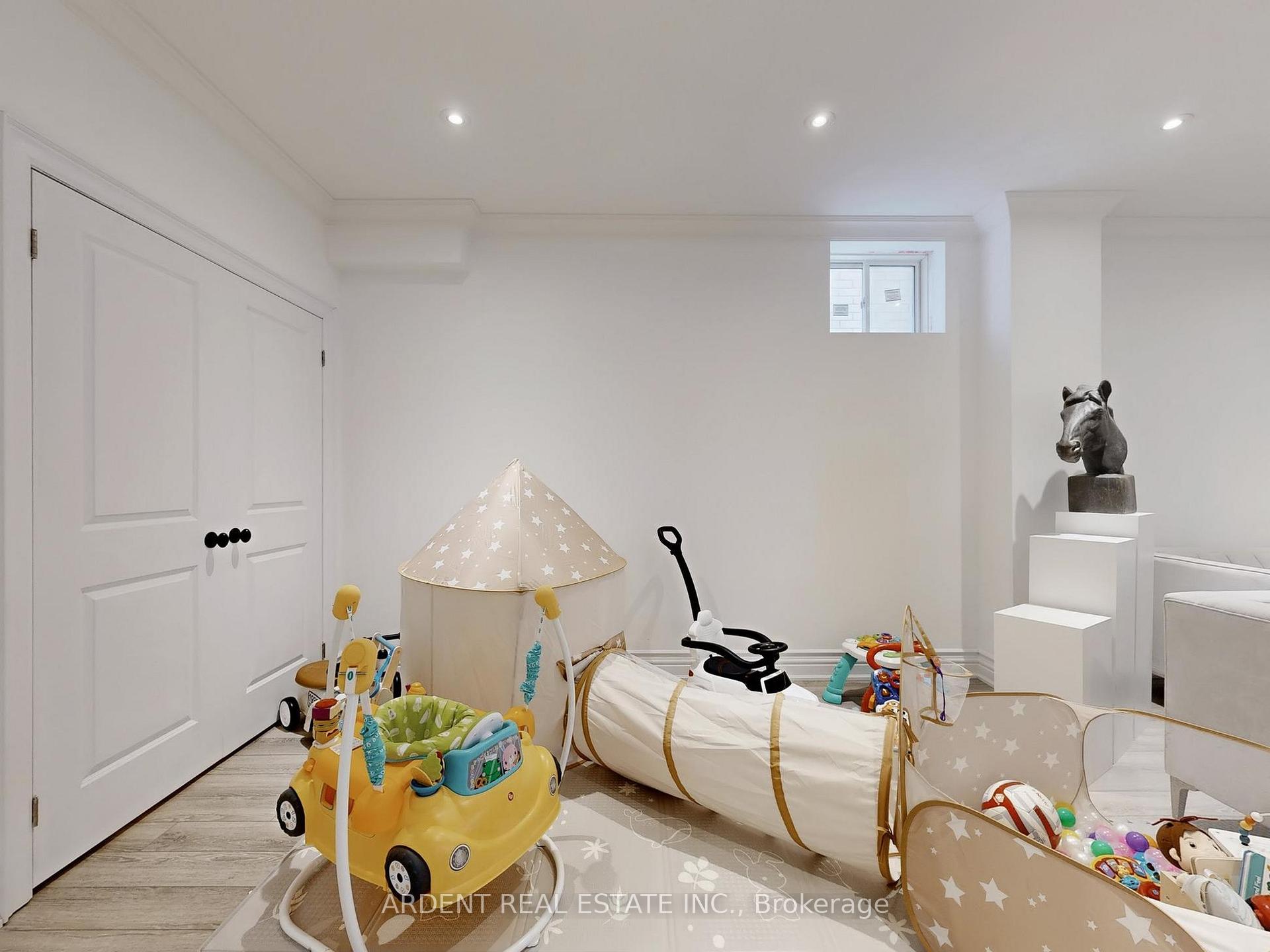 Photo 44 of 95 Foley Crescent, Vaughan, Patterson — HOMEH