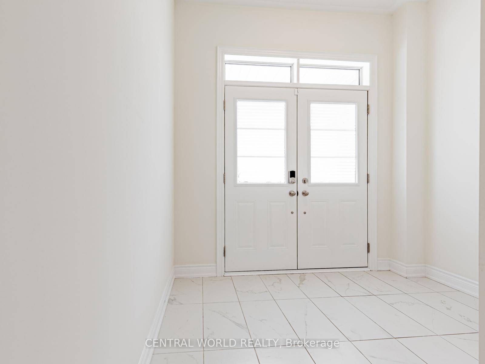 Photo 3 of 16 Liam Lane, Markham, Cedarwood — HOMEH