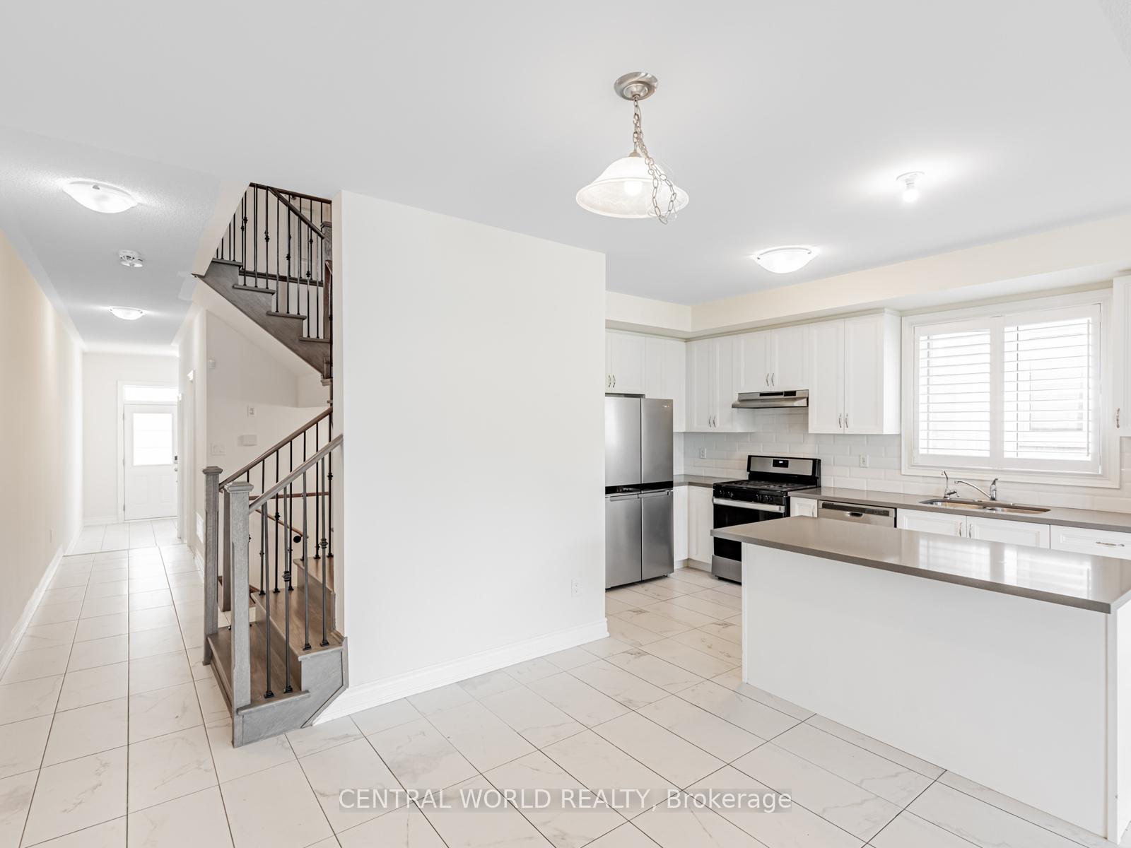 Photo 6 of 16 Liam Lane, Markham, Cedarwood — HOMEH