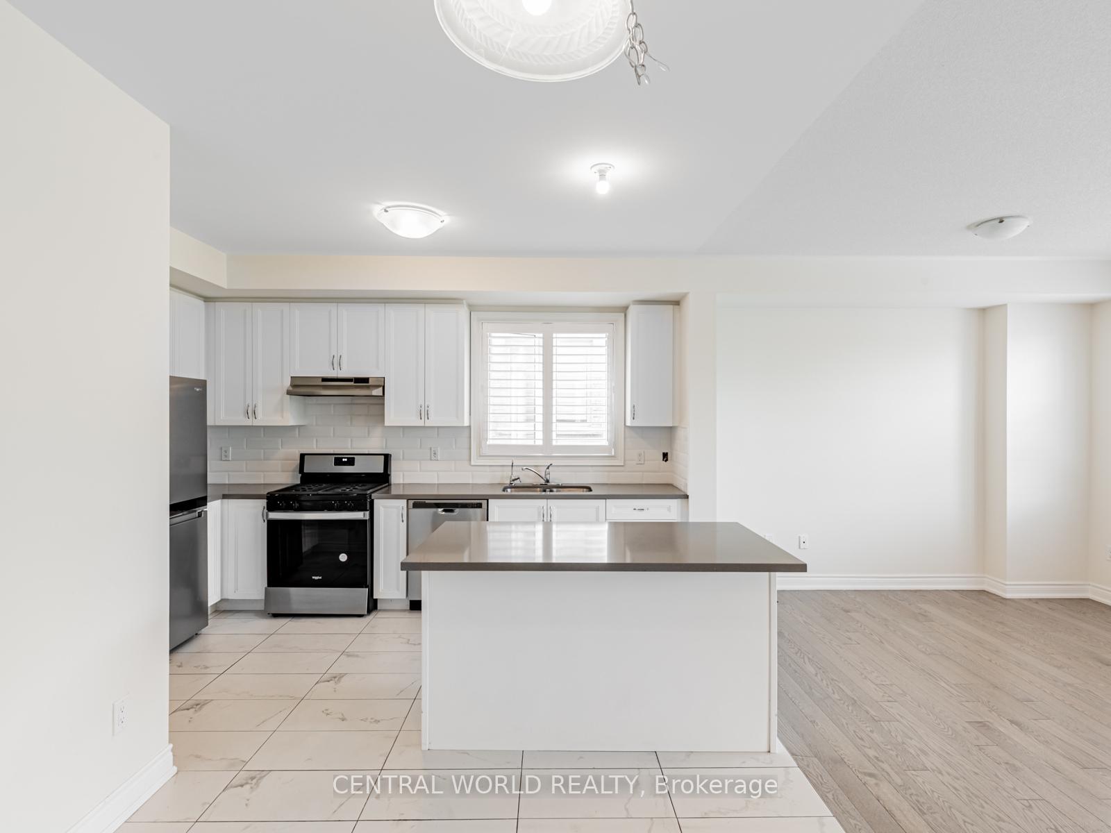Photo 11 of 16 Liam Lane, Markham, Cedarwood — HOMEH