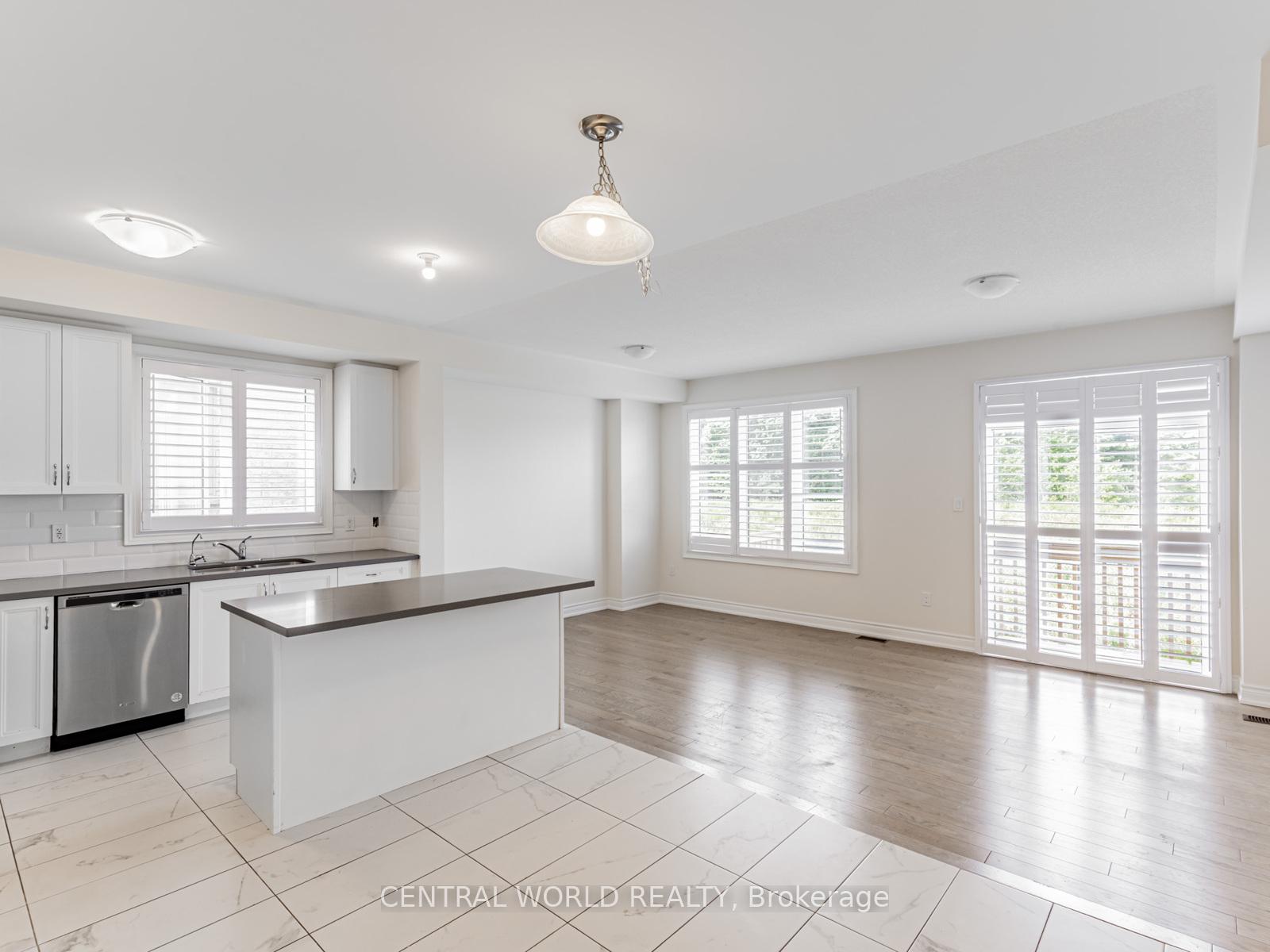Photo 8 of 16 Liam Lane, Markham, Cedarwood — HOMEH