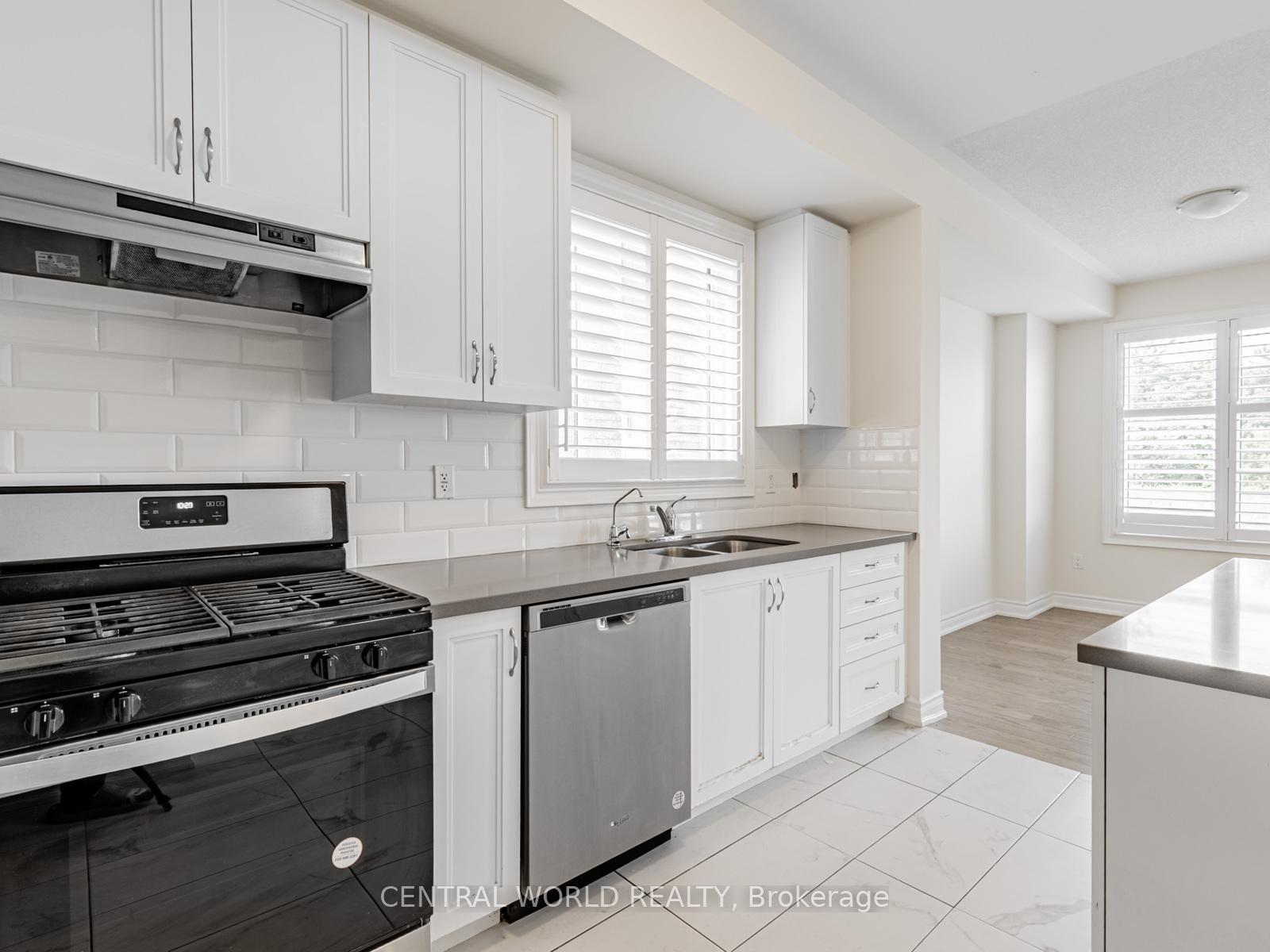 Photo 19 of 16 Liam Lane, Markham, Cedarwood — HOMEH