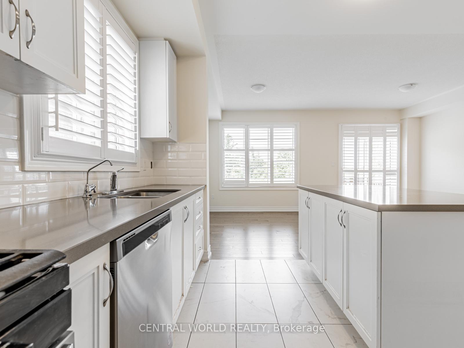 Photo 10 of 16 Liam Lane, Markham, Cedarwood — HOMEH