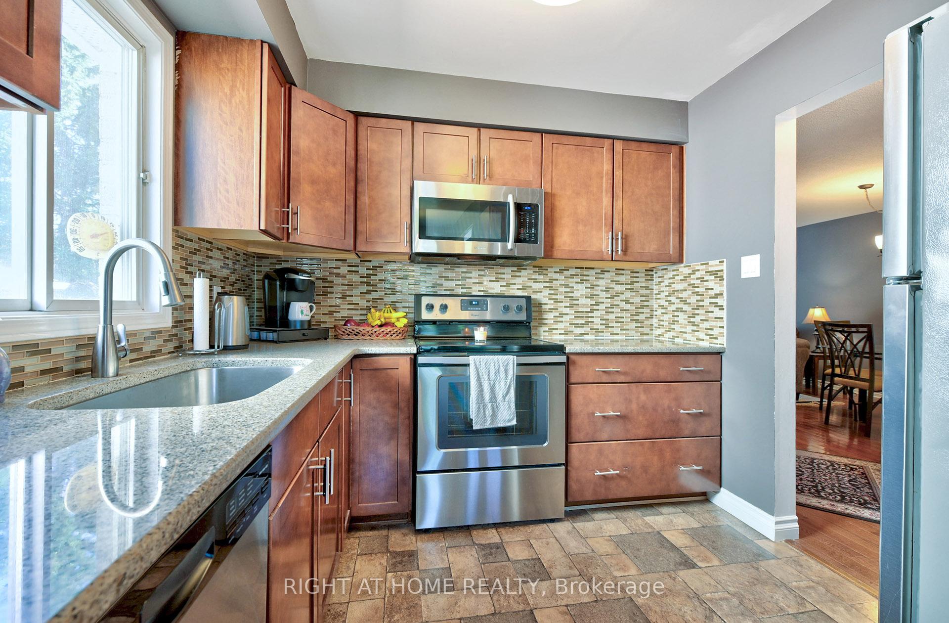 Photo 10 of 144 Trudeau Drive, Clarington, Bowmanville — HOMEH
