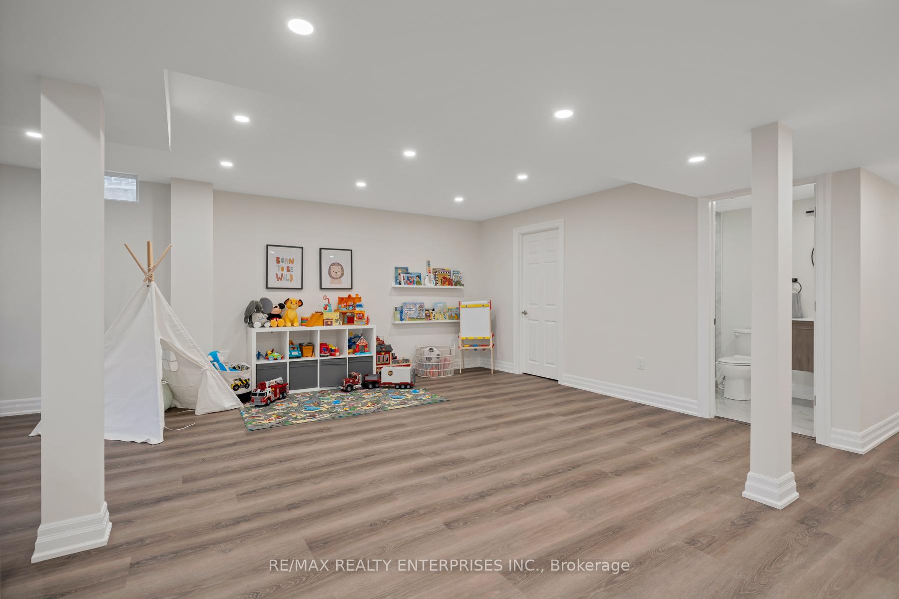 Photo 34 of 15 Botelho Circle, Aurora, Bayview Southeast — HOMEH