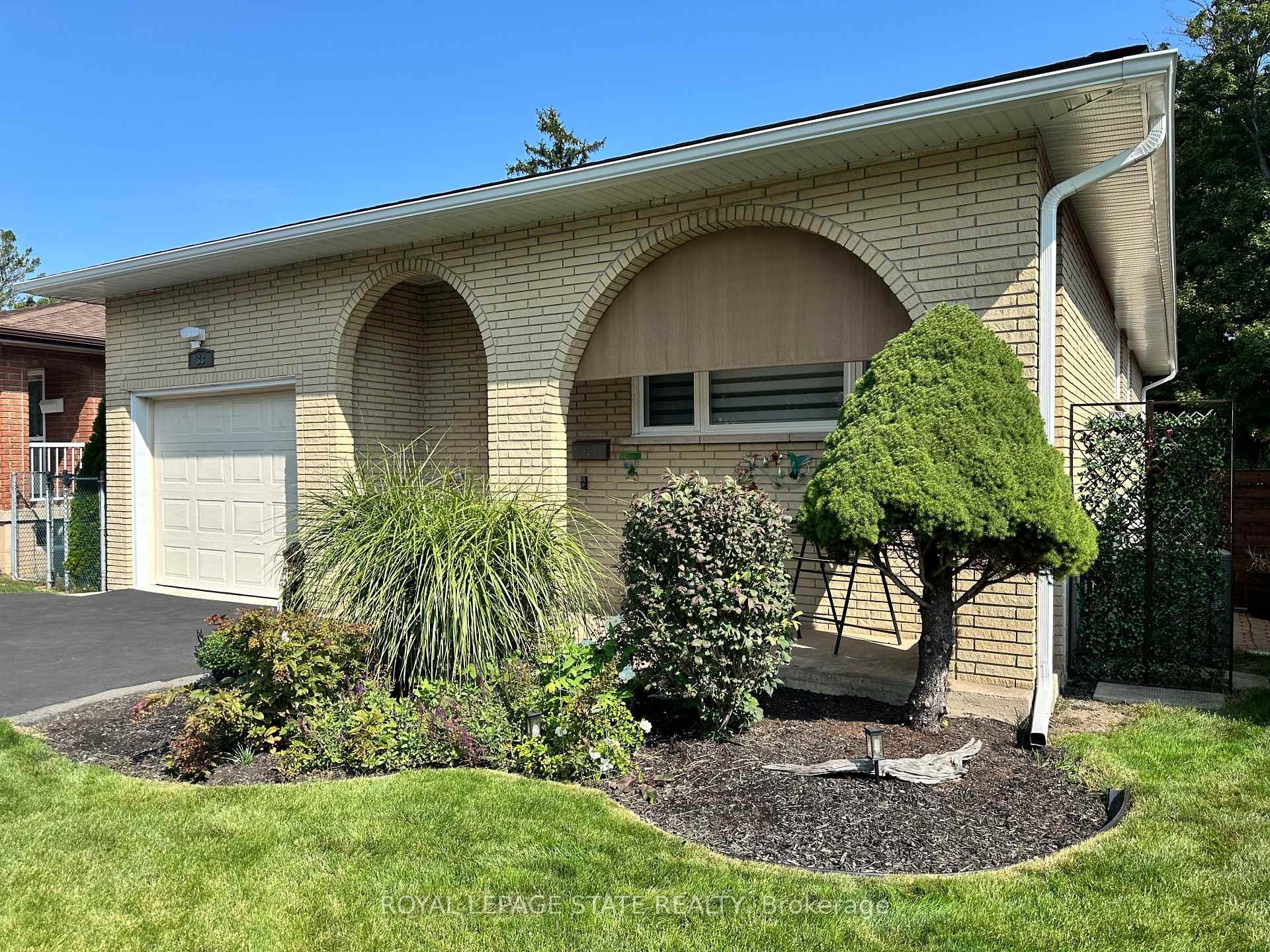 Photo 20 of 33 Pinard Street, Hamilton, Vincent — HOMEH