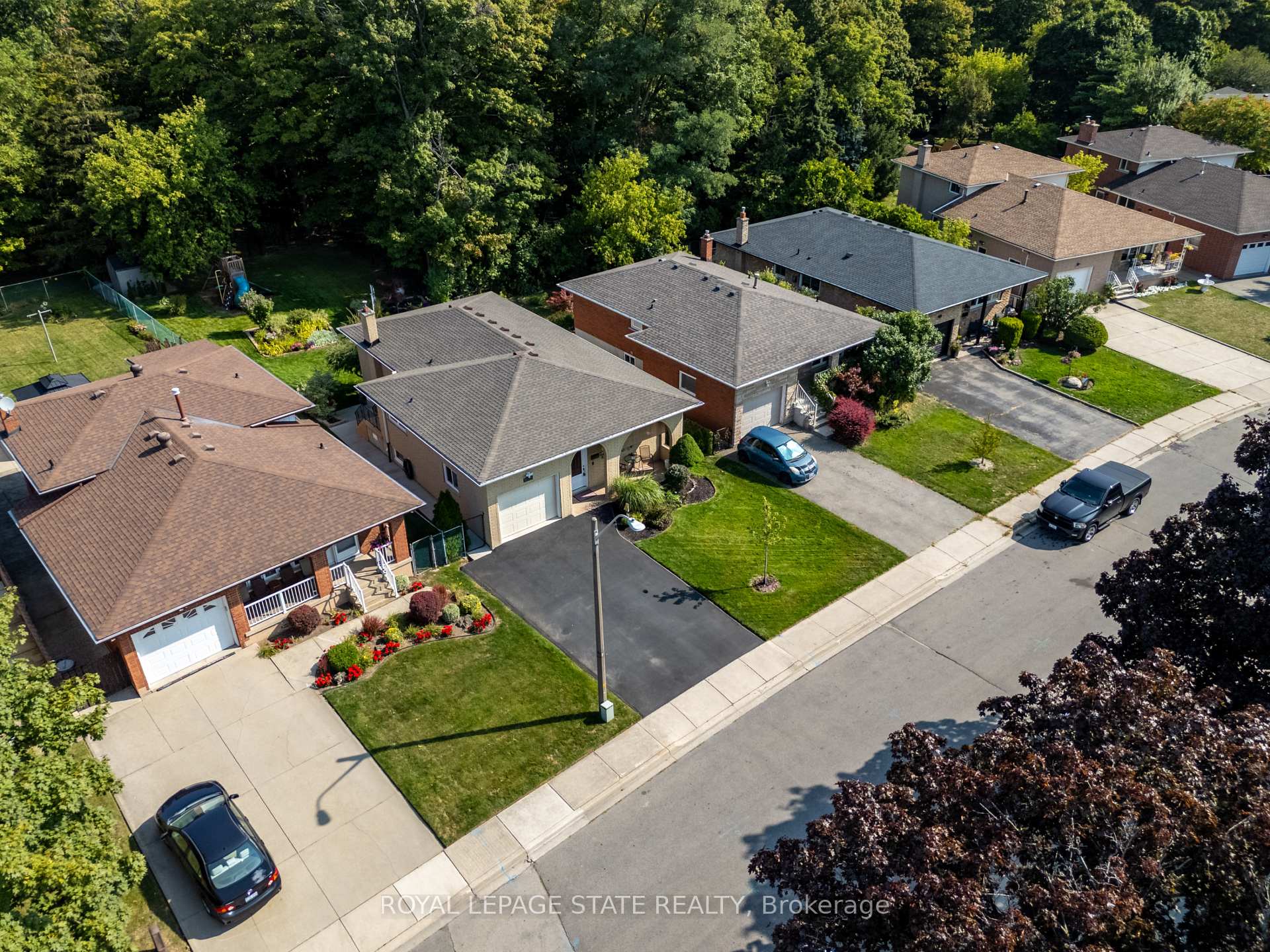 Photo 3 of 33 Pinard Street, Hamilton, Vincent — HOMEH